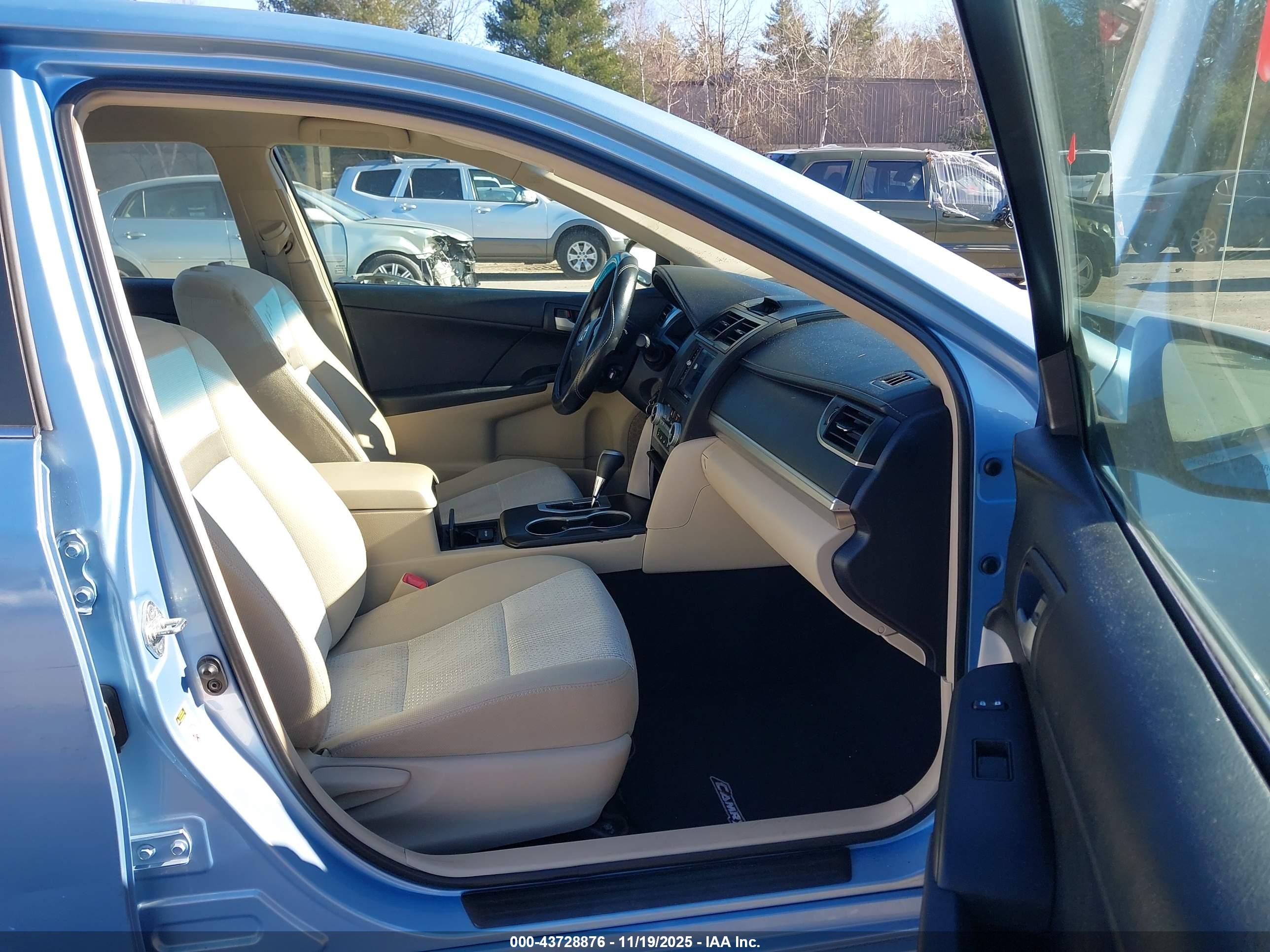 TOYOTA CAMRY image 5