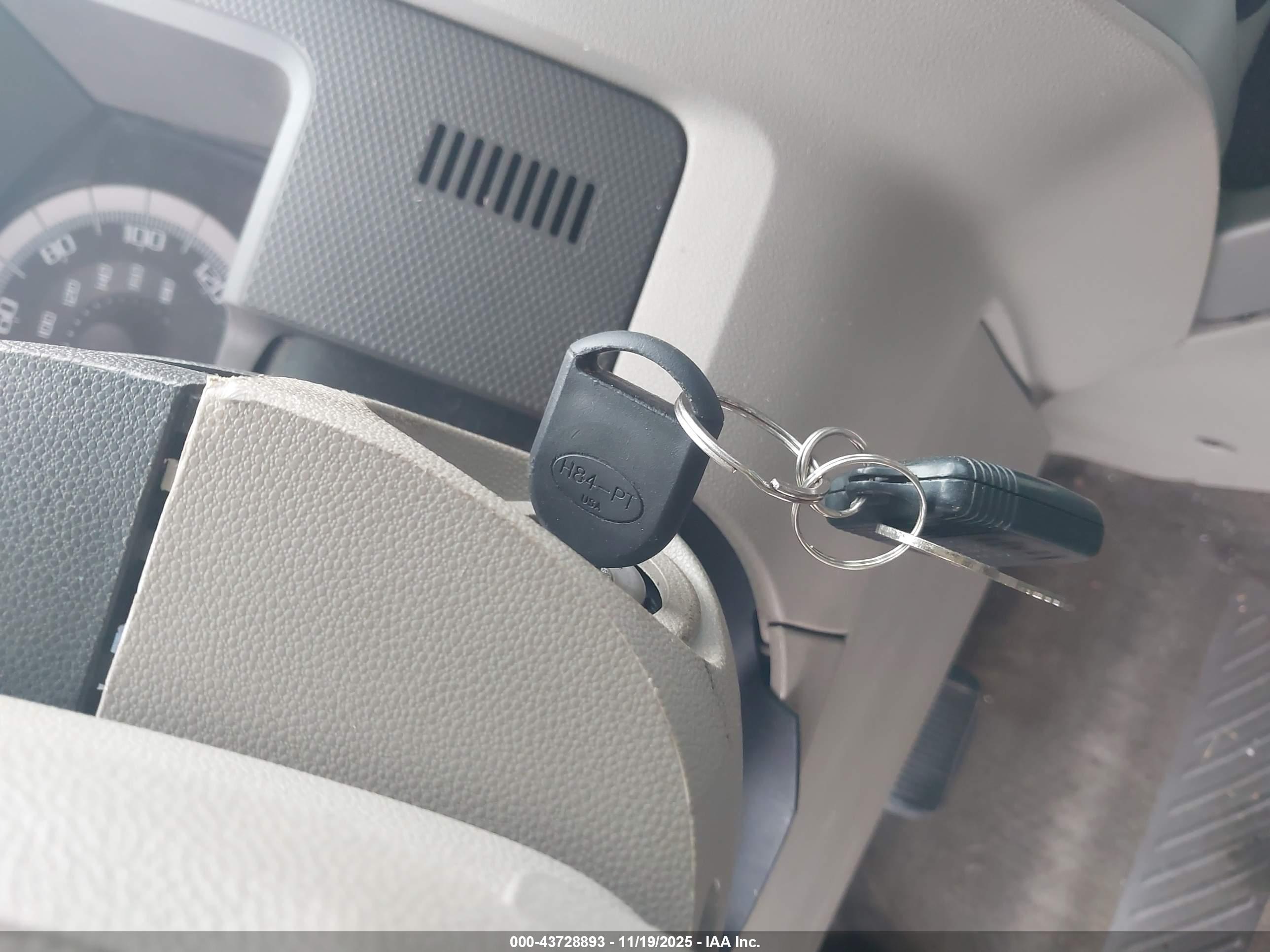 FORD ESCAPE image 11