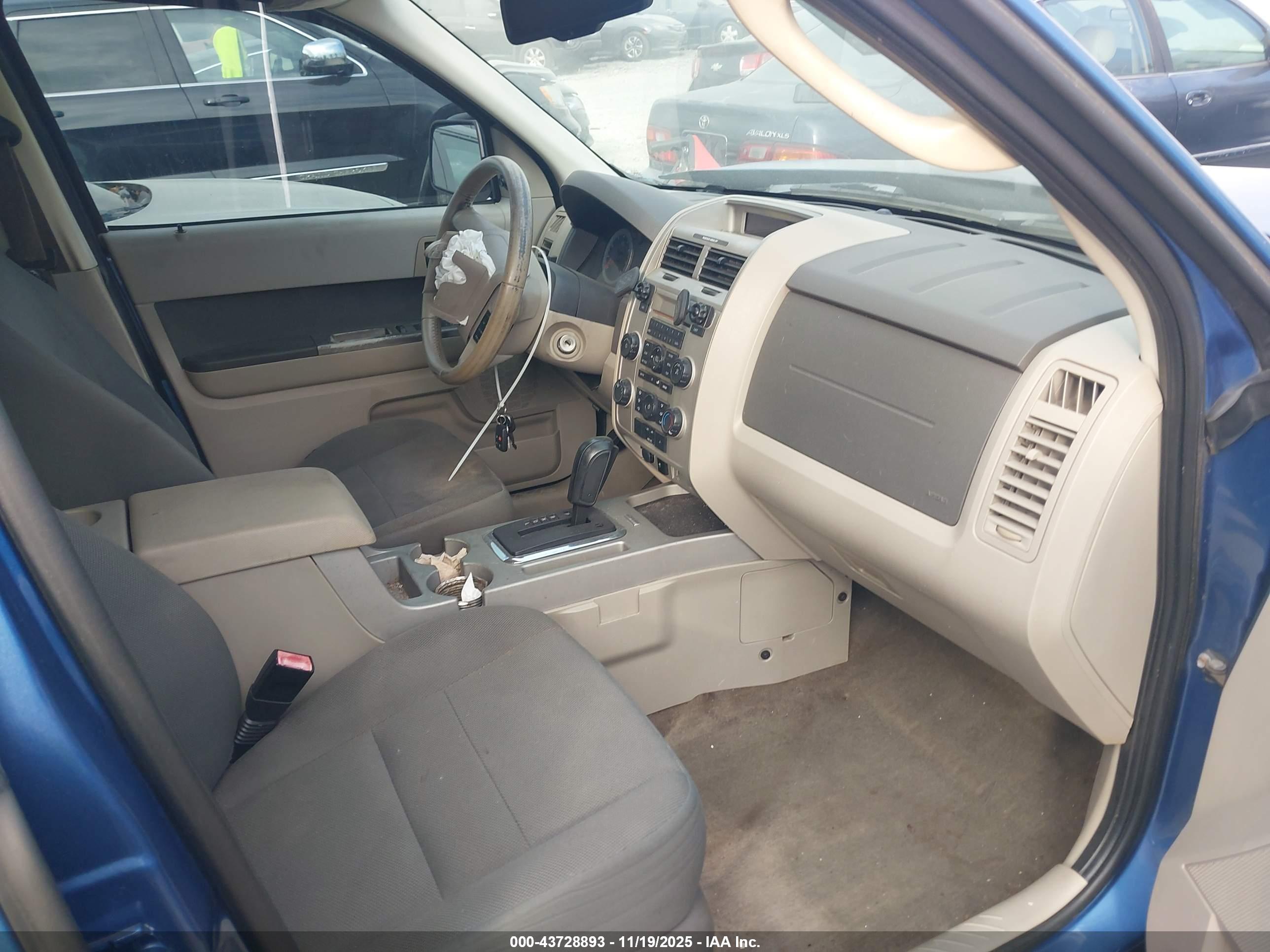 FORD ESCAPE image 5