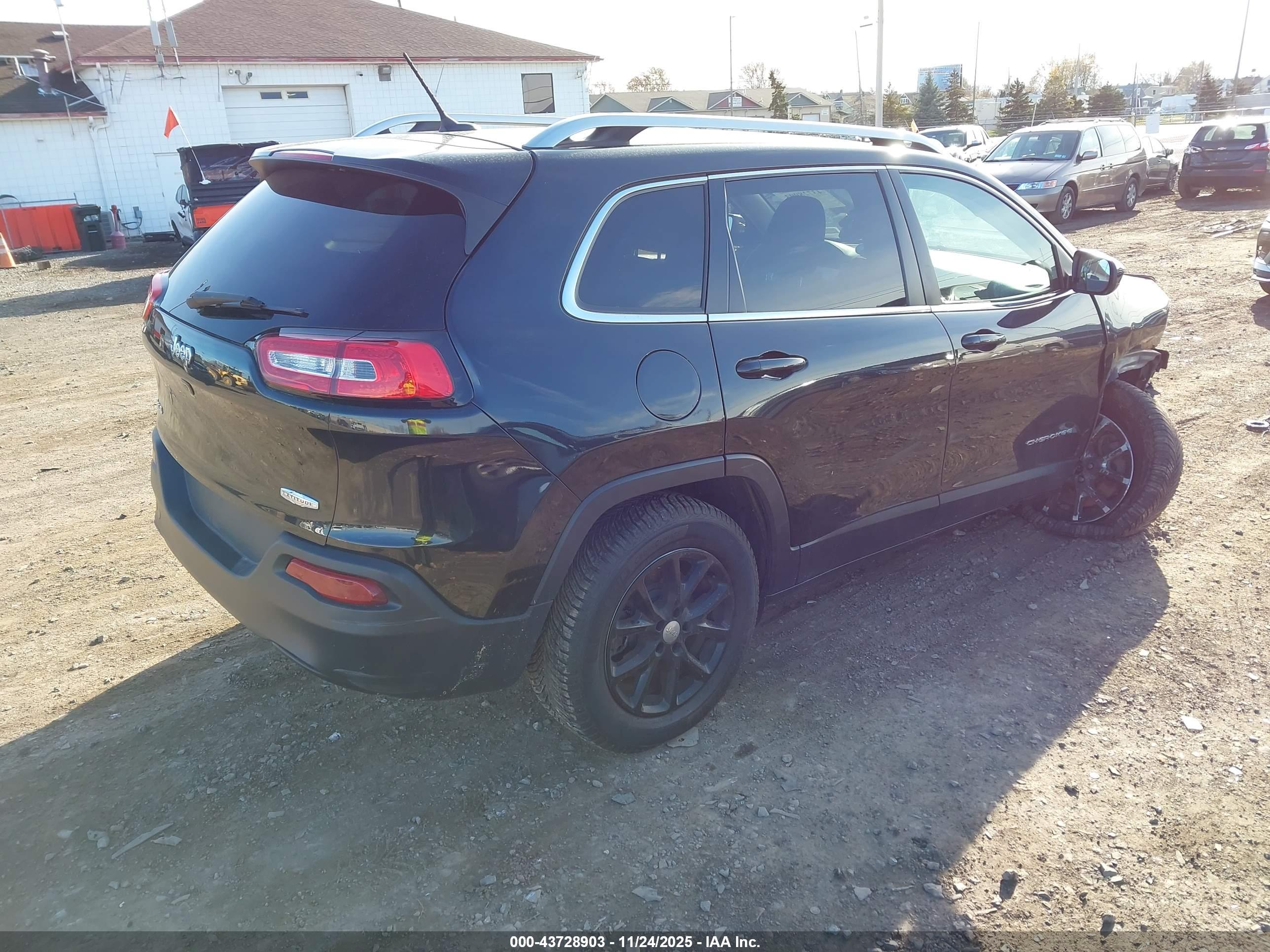 JEEP CHEROKEE image 4