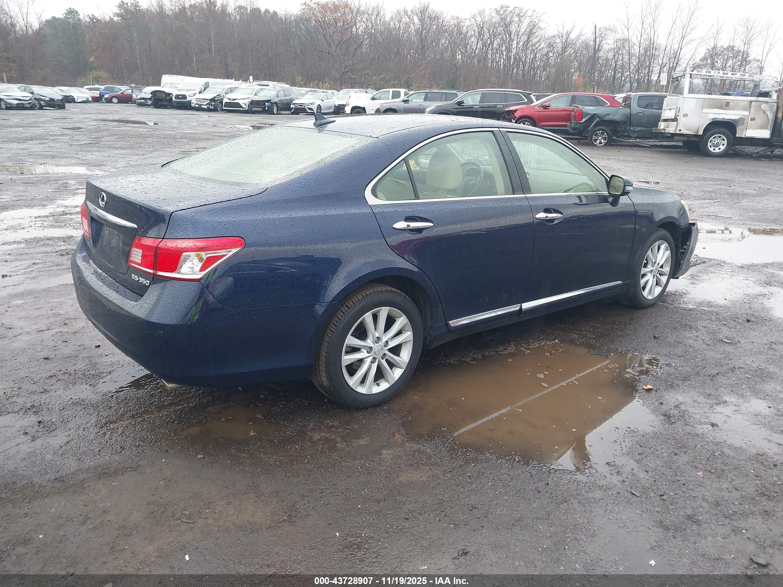 LEXUS ES image 4