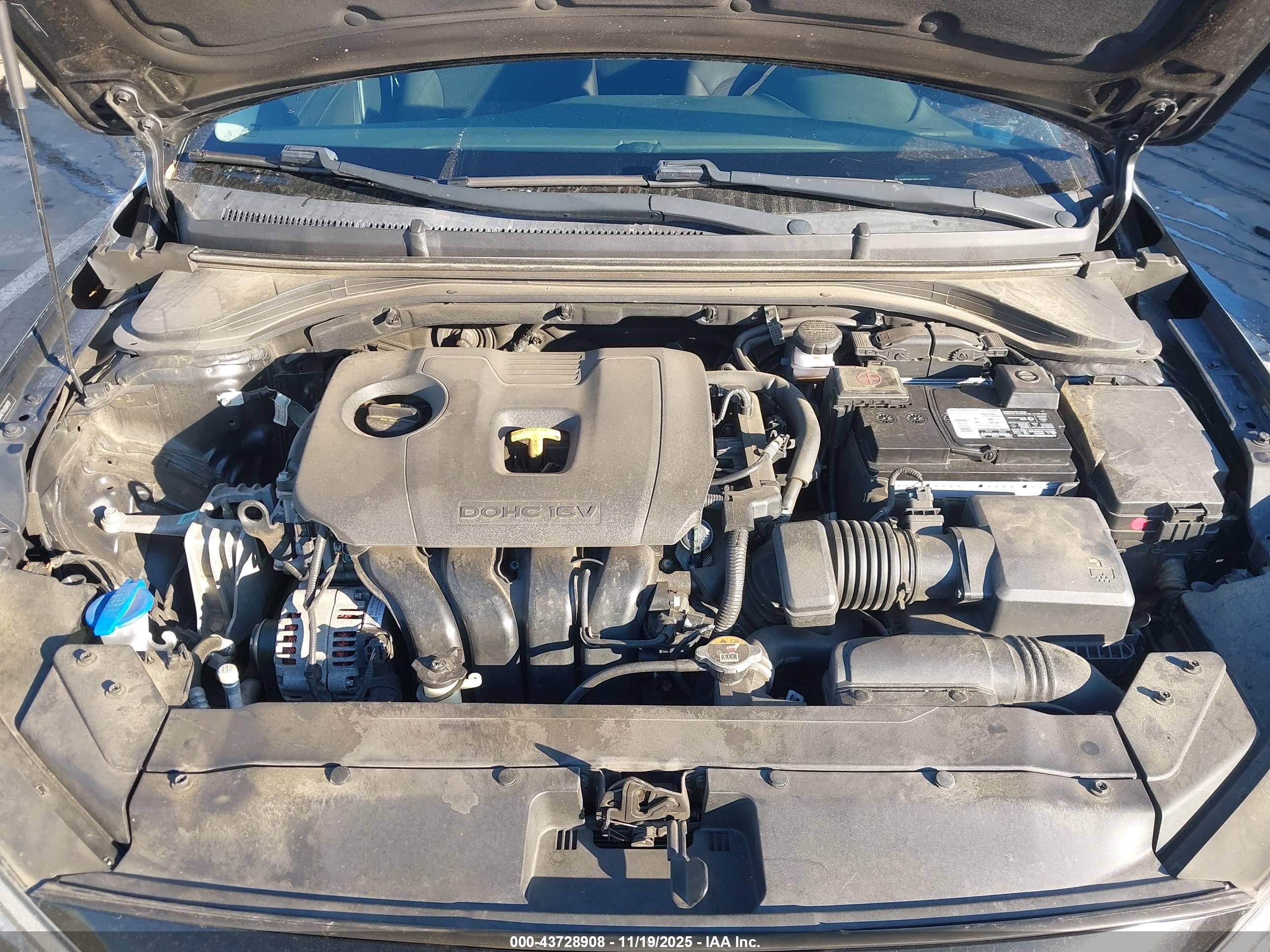 HYUNDAI ELANTRA image 10