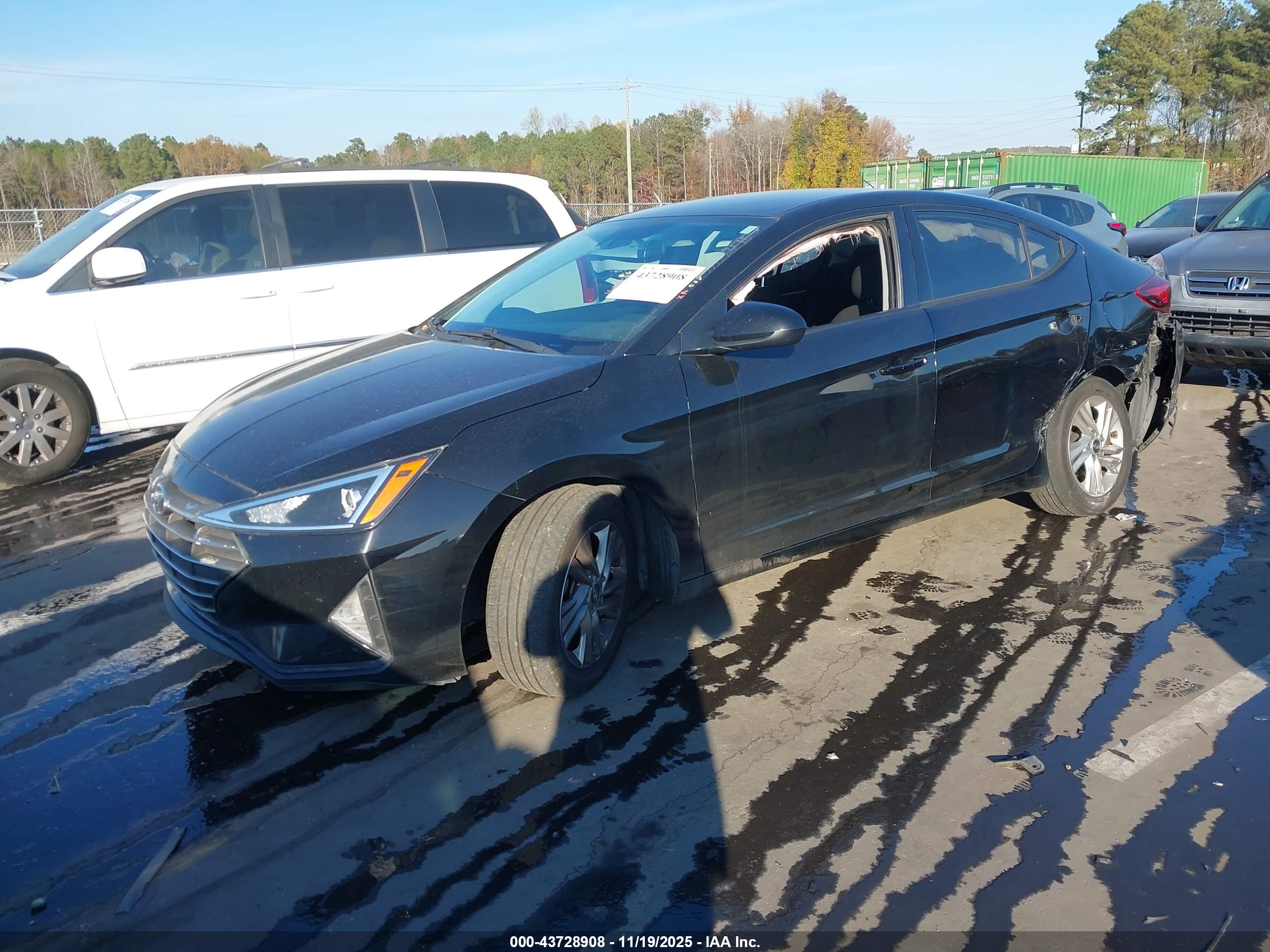 HYUNDAI ELANTRA image 2