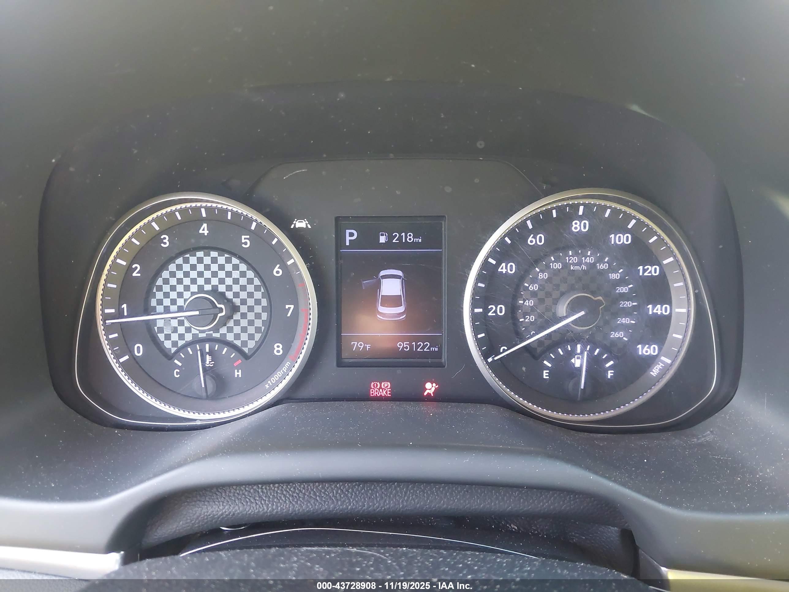 HYUNDAI ELANTRA image 7