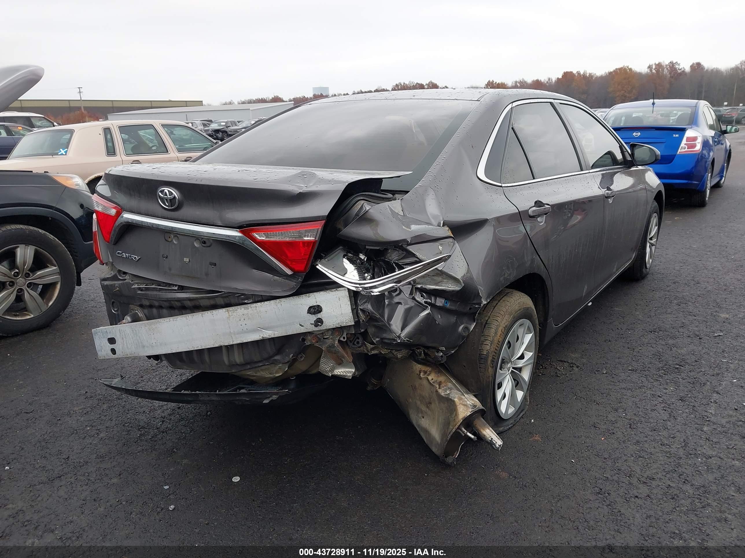 TOYOTA CAMRY image 4