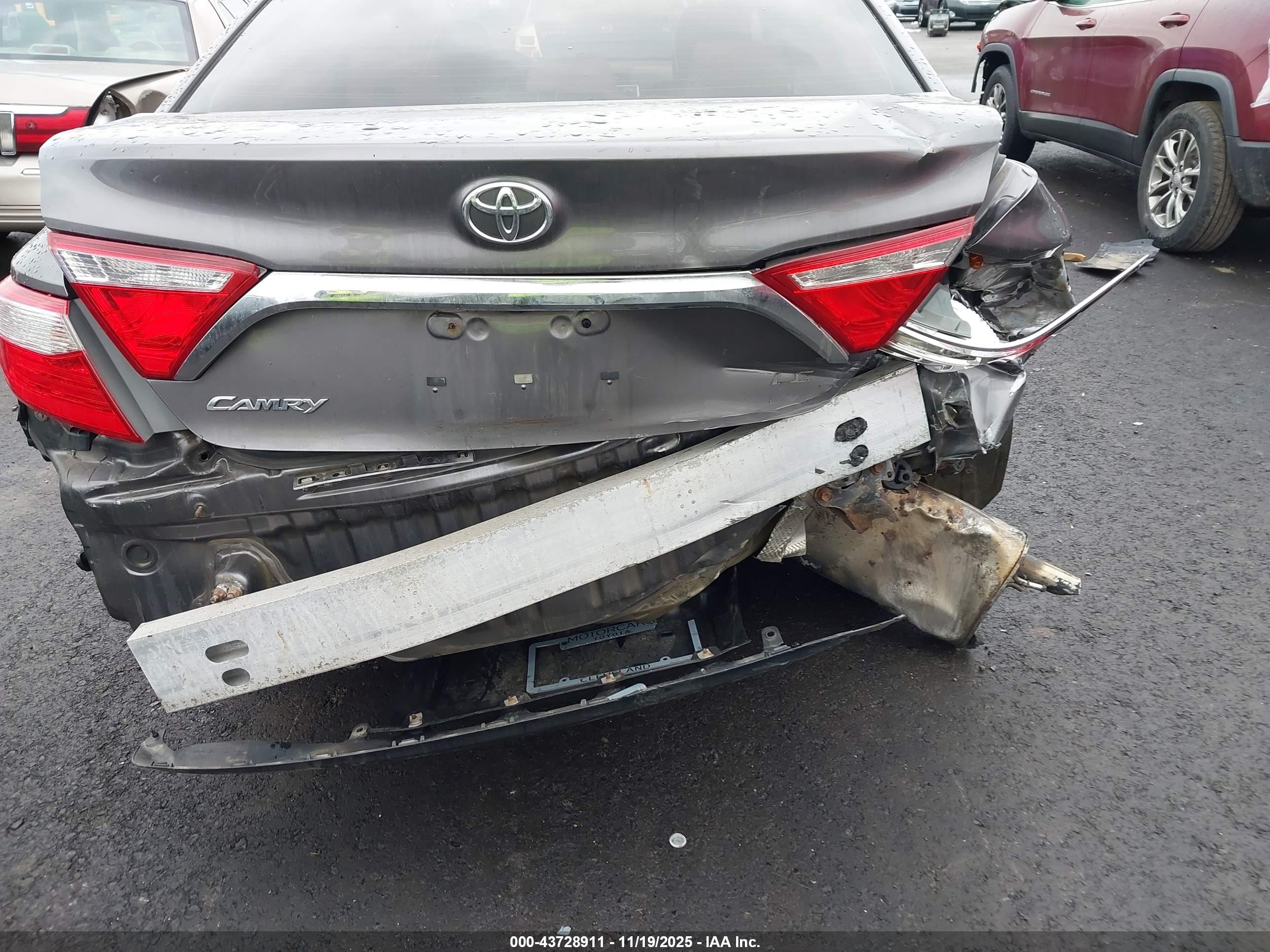 TOYOTA CAMRY image 6