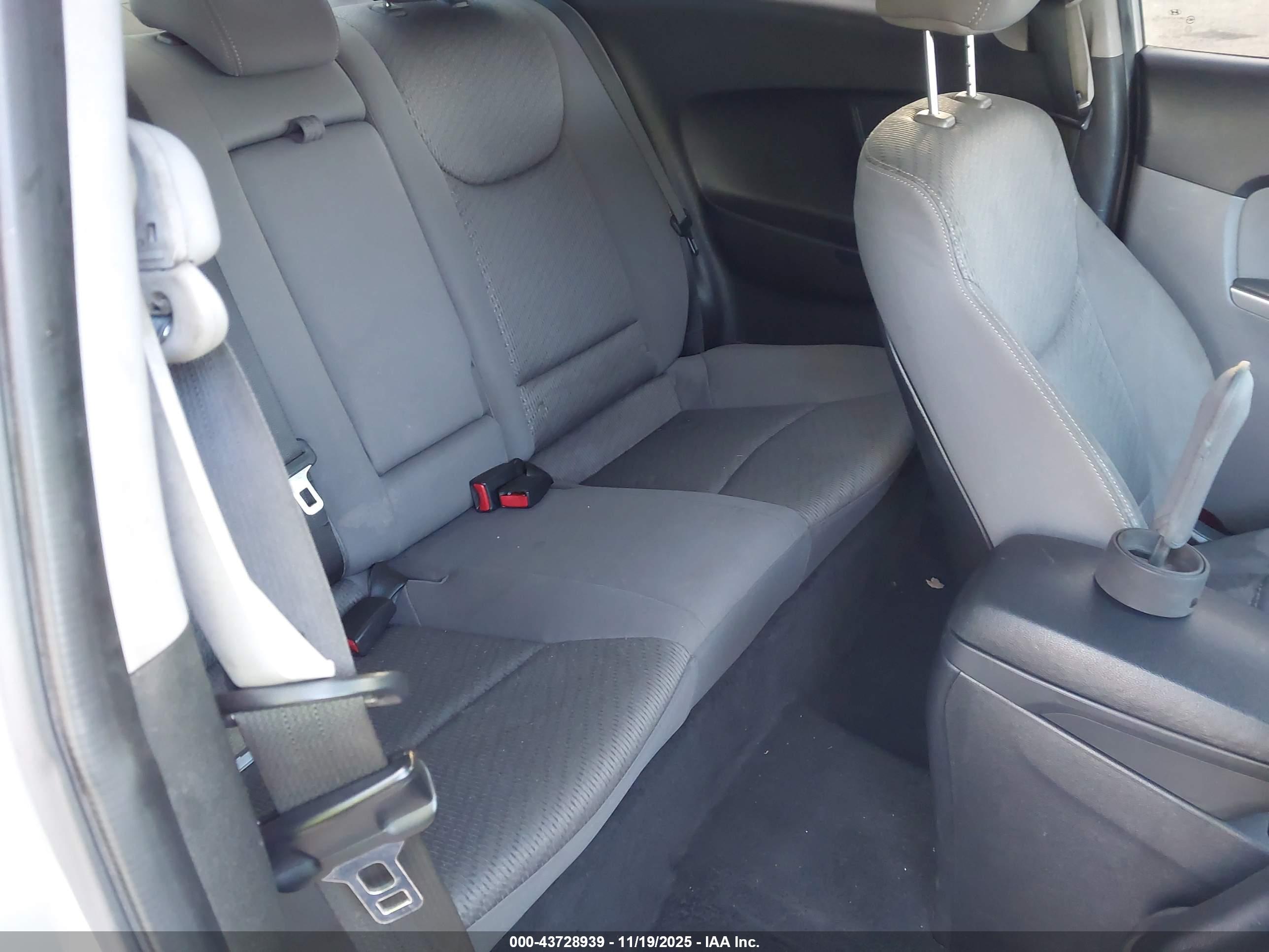 HYUNDAI ELANTRA image 8