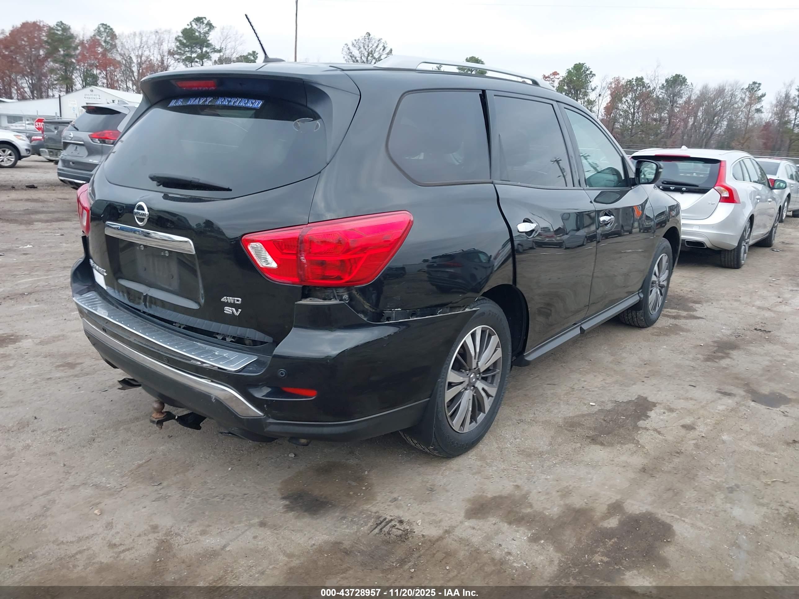 NISSAN PATHFINDER image 4