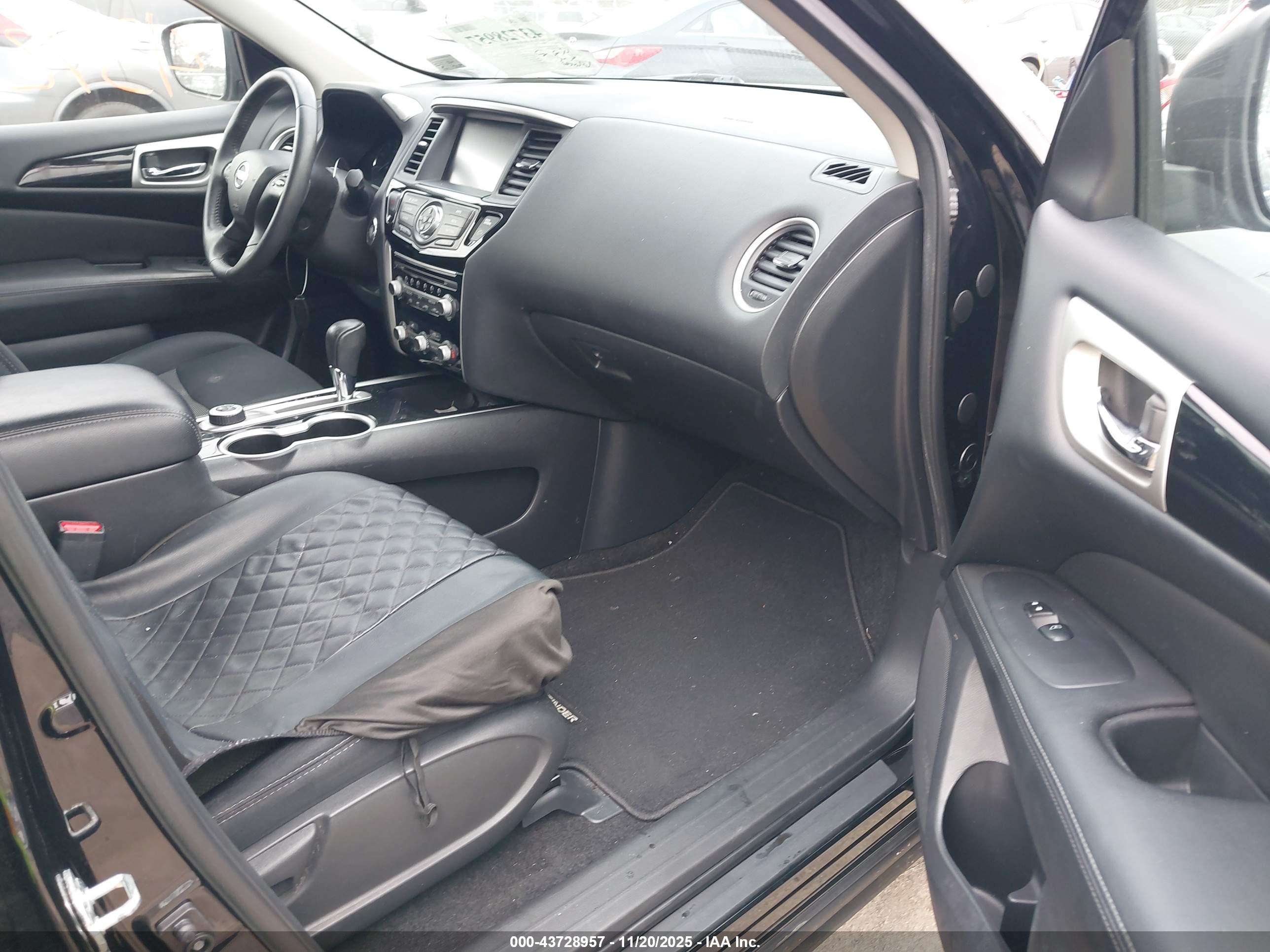 NISSAN PATHFINDER image 5