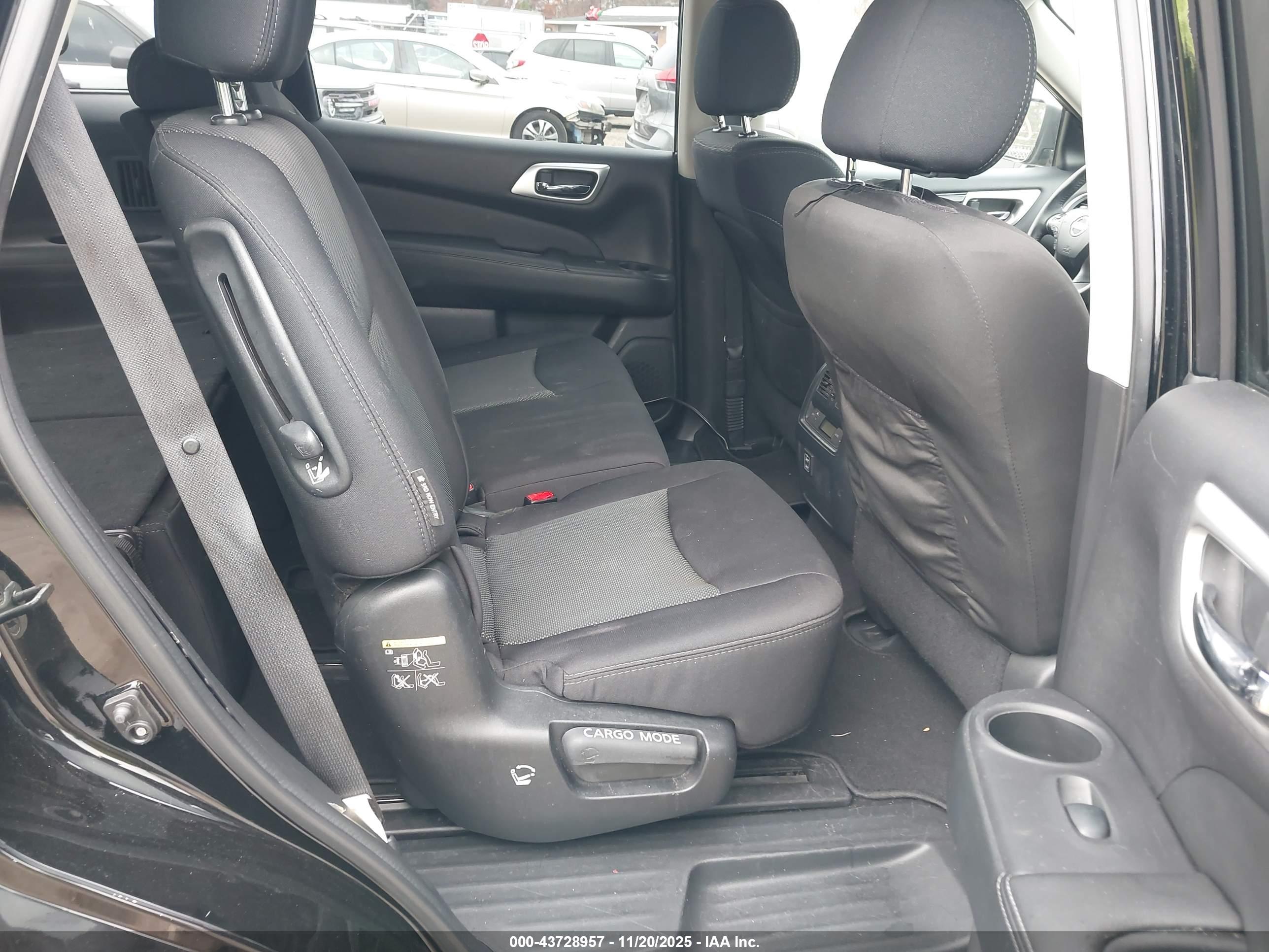 NISSAN PATHFINDER image 8
