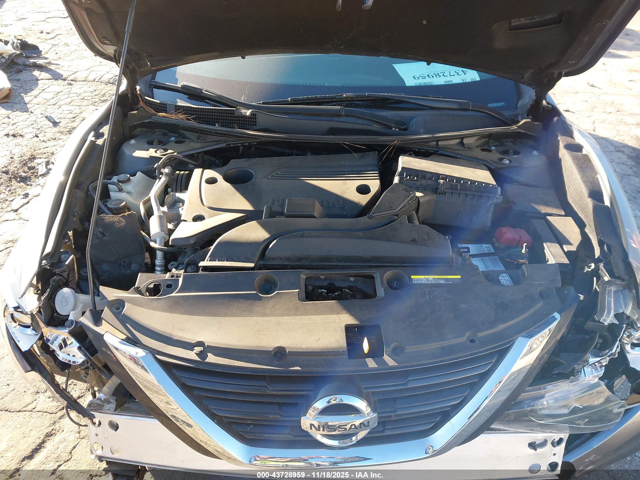 NISSAN ALTIMA image 10