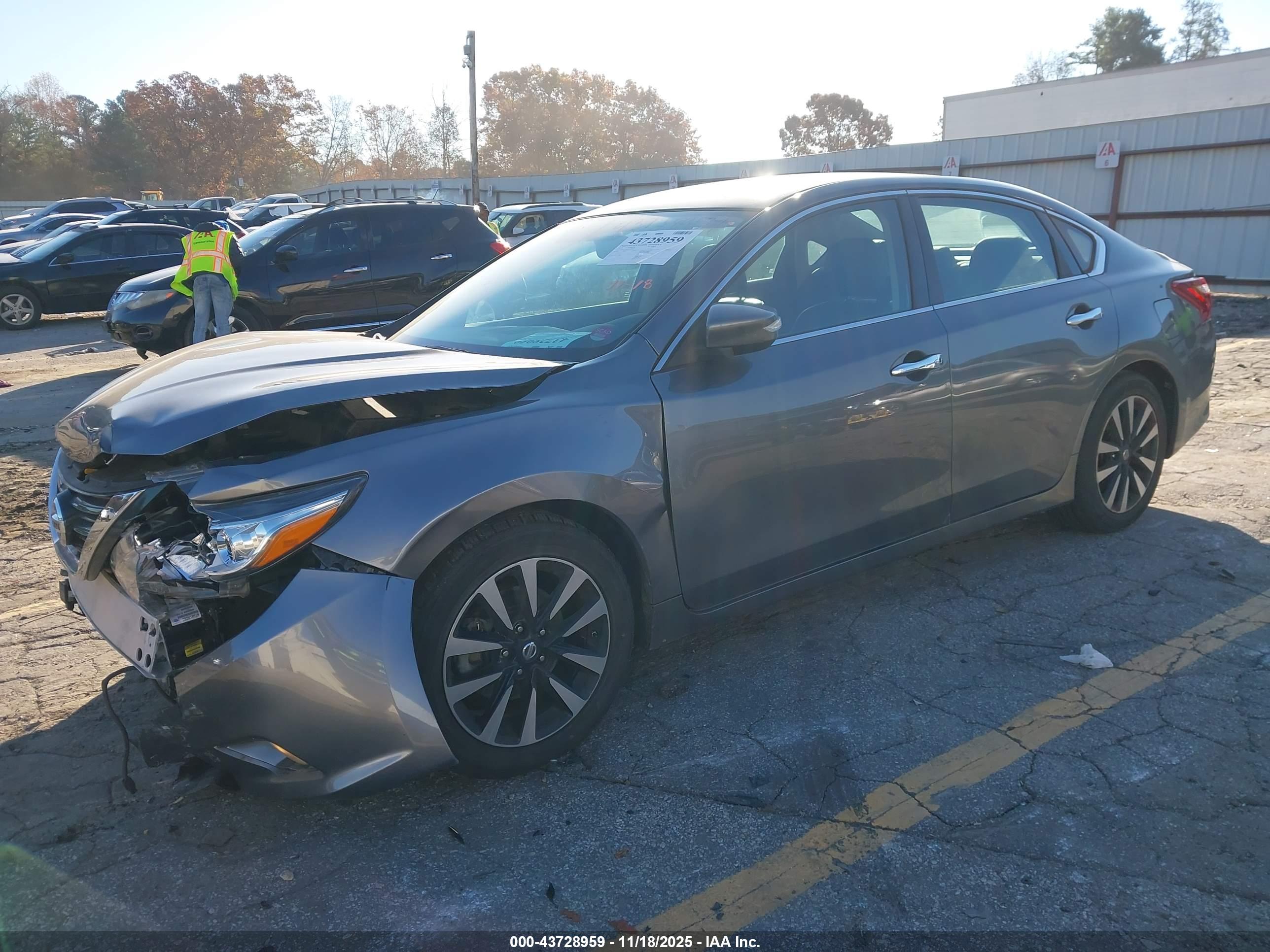 NISSAN ALTIMA image 2