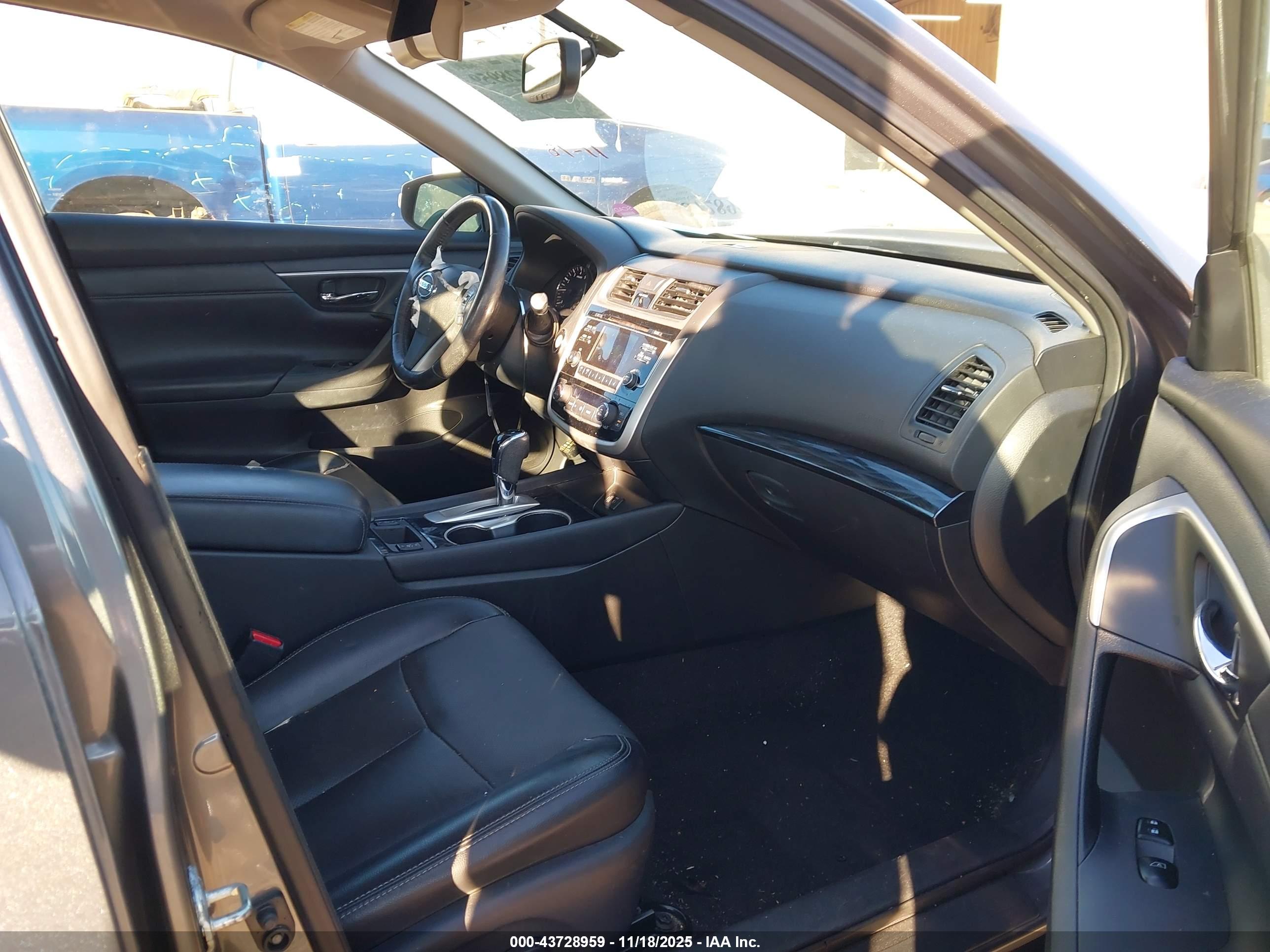 NISSAN ALTIMA image 5