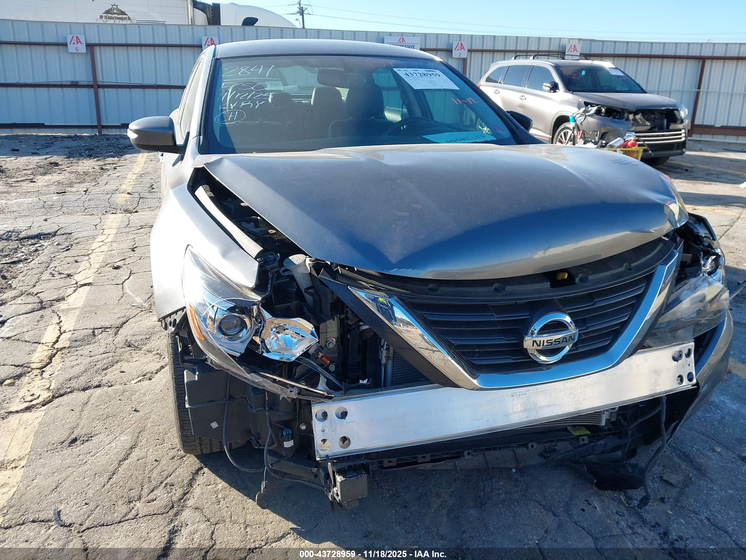 NISSAN ALTIMA image 6