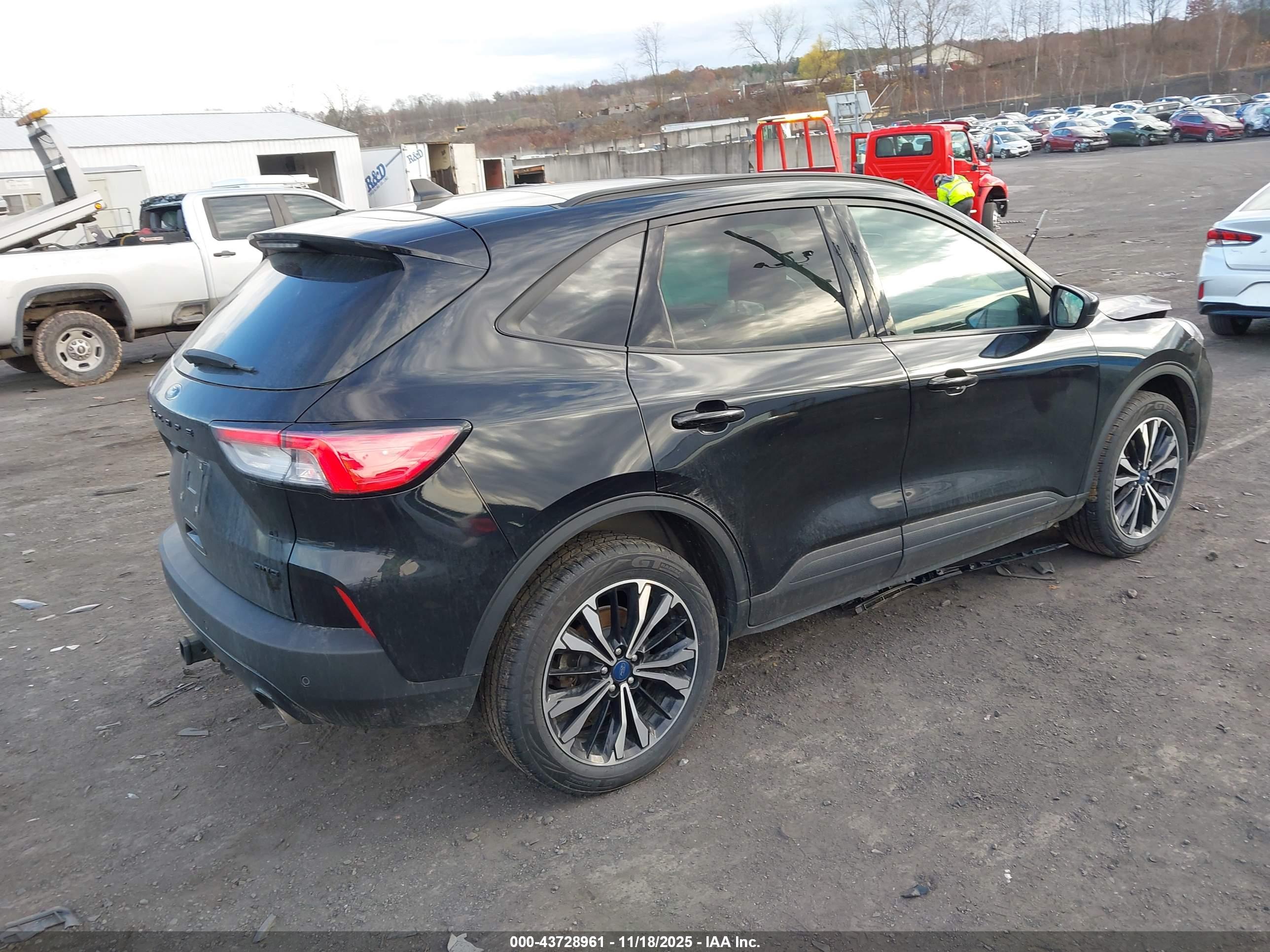 FORD ESCAPE image 4