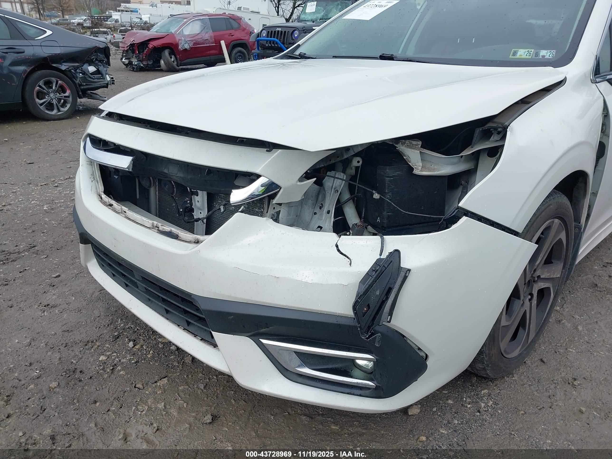 SUBARU LEGACY image 6