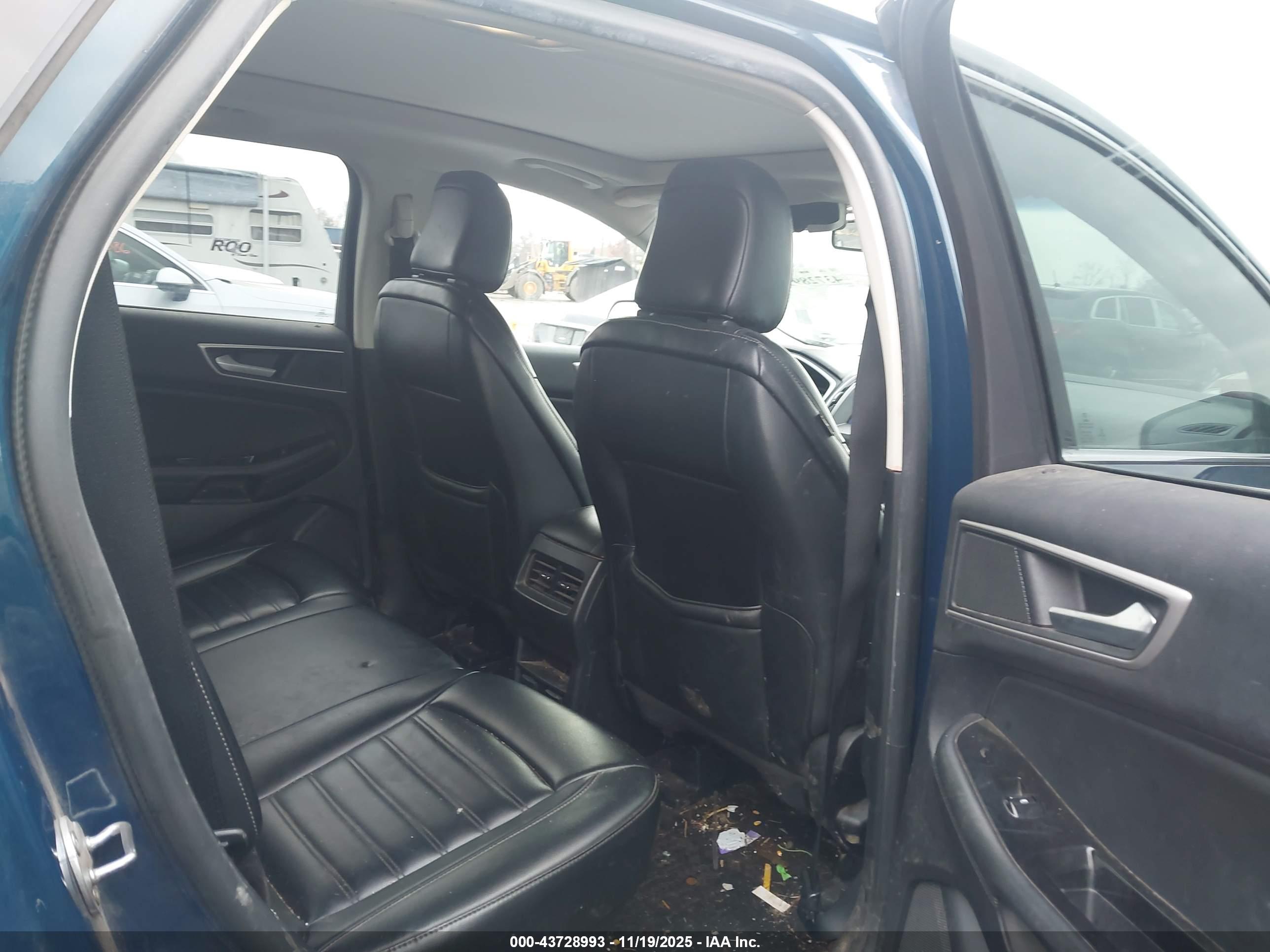 FORD EDGE image 8