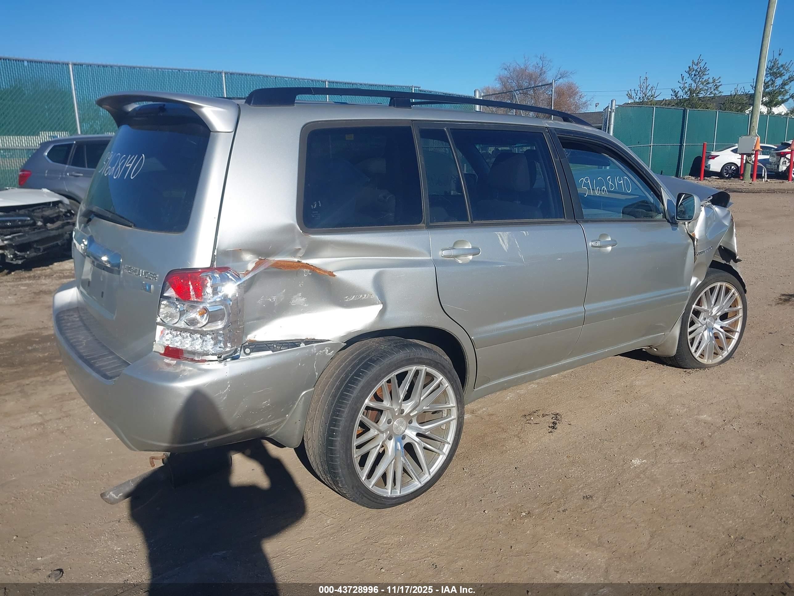TOYOTA HIGHLANDER image 4