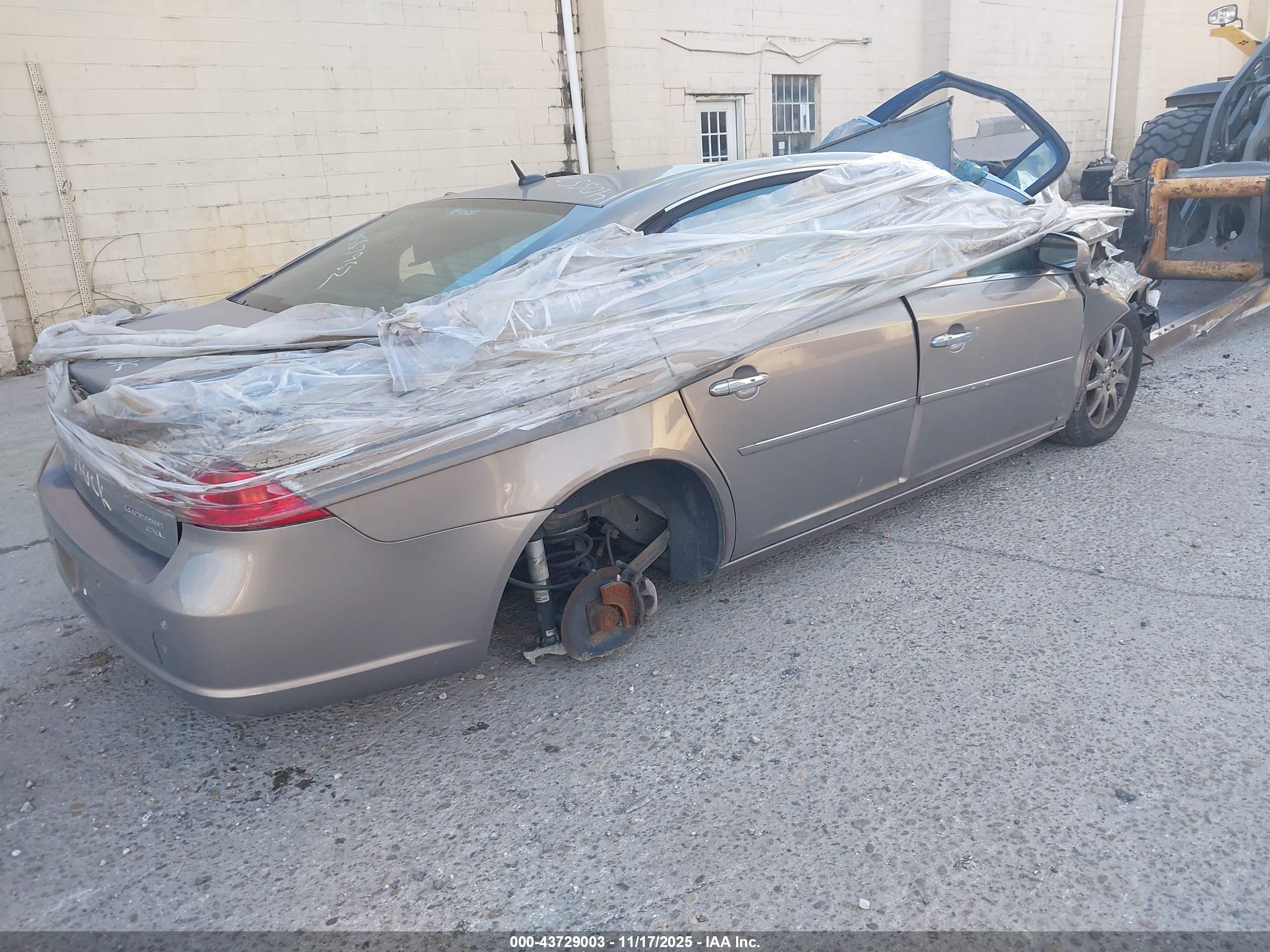 BUICK LUCERNE image 4