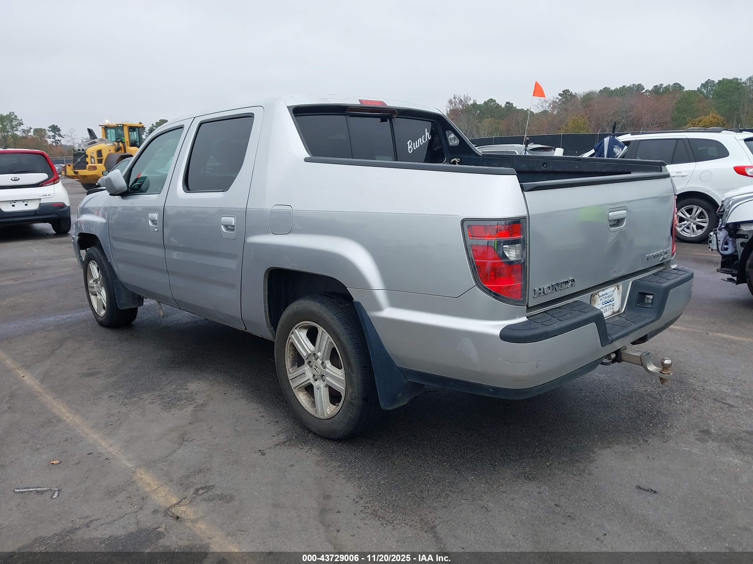 HONDA RIDGELINE image 3