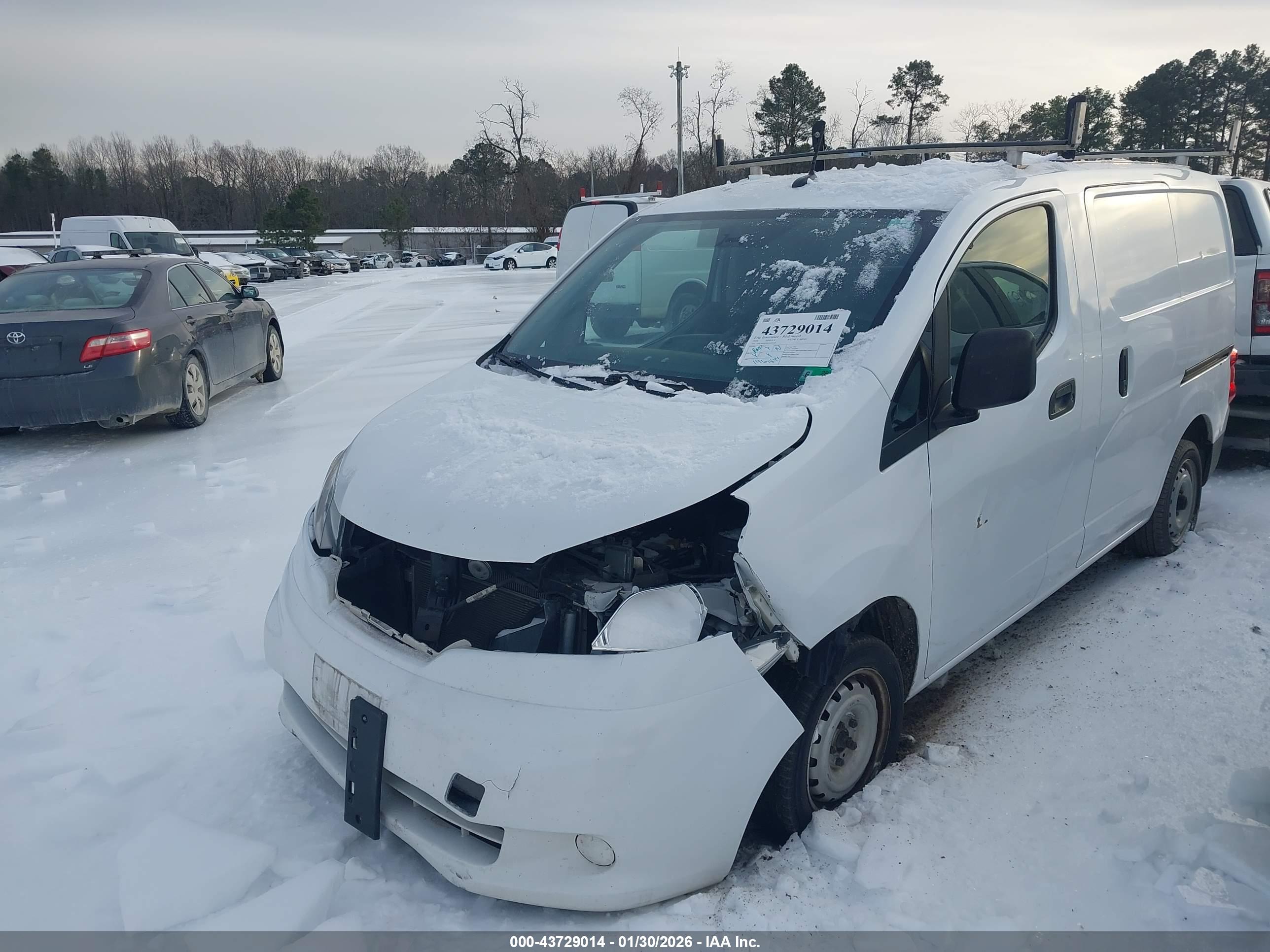 NISSAN NV200 image 2