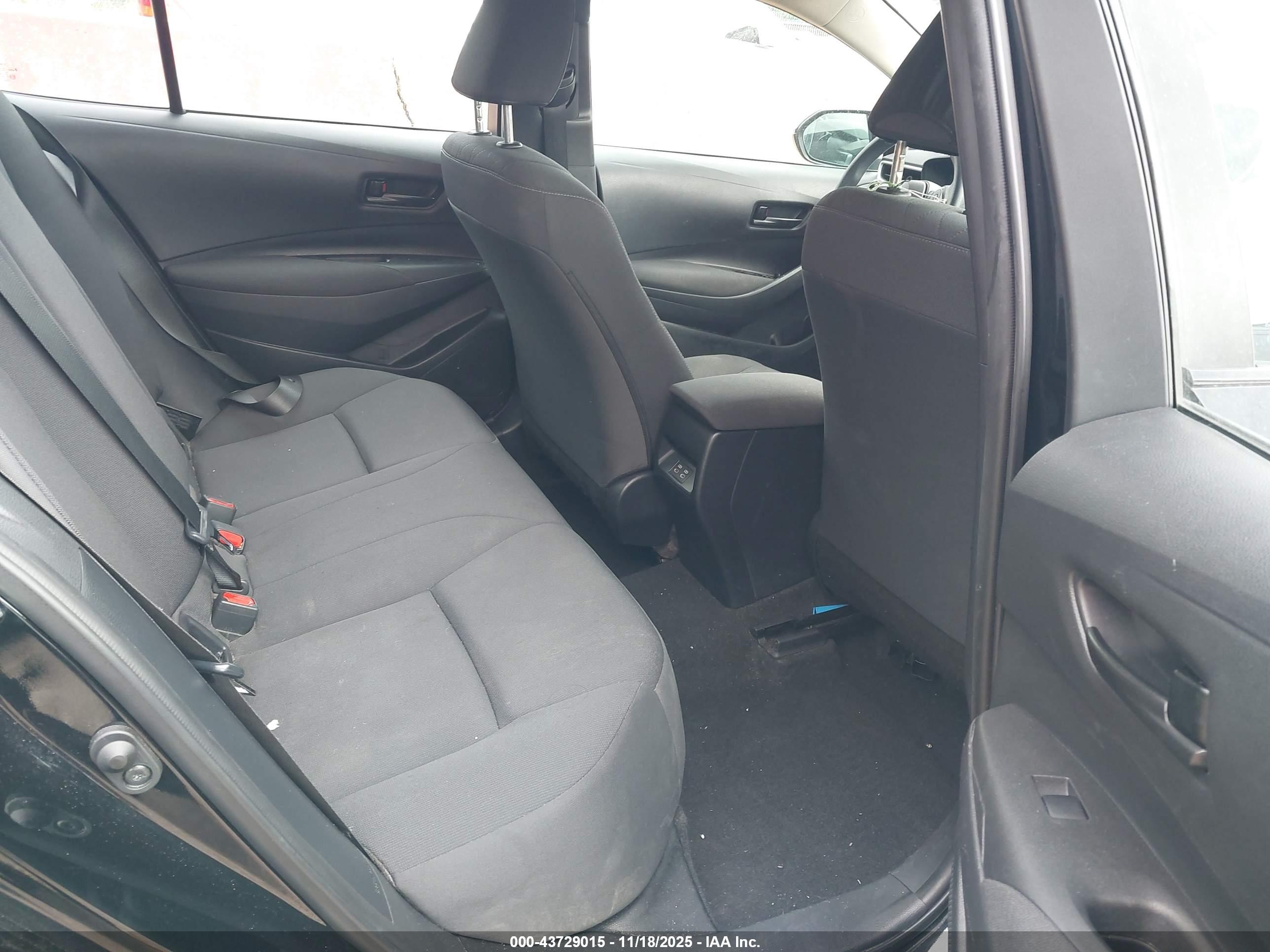TOYOTA COROLLA image 8