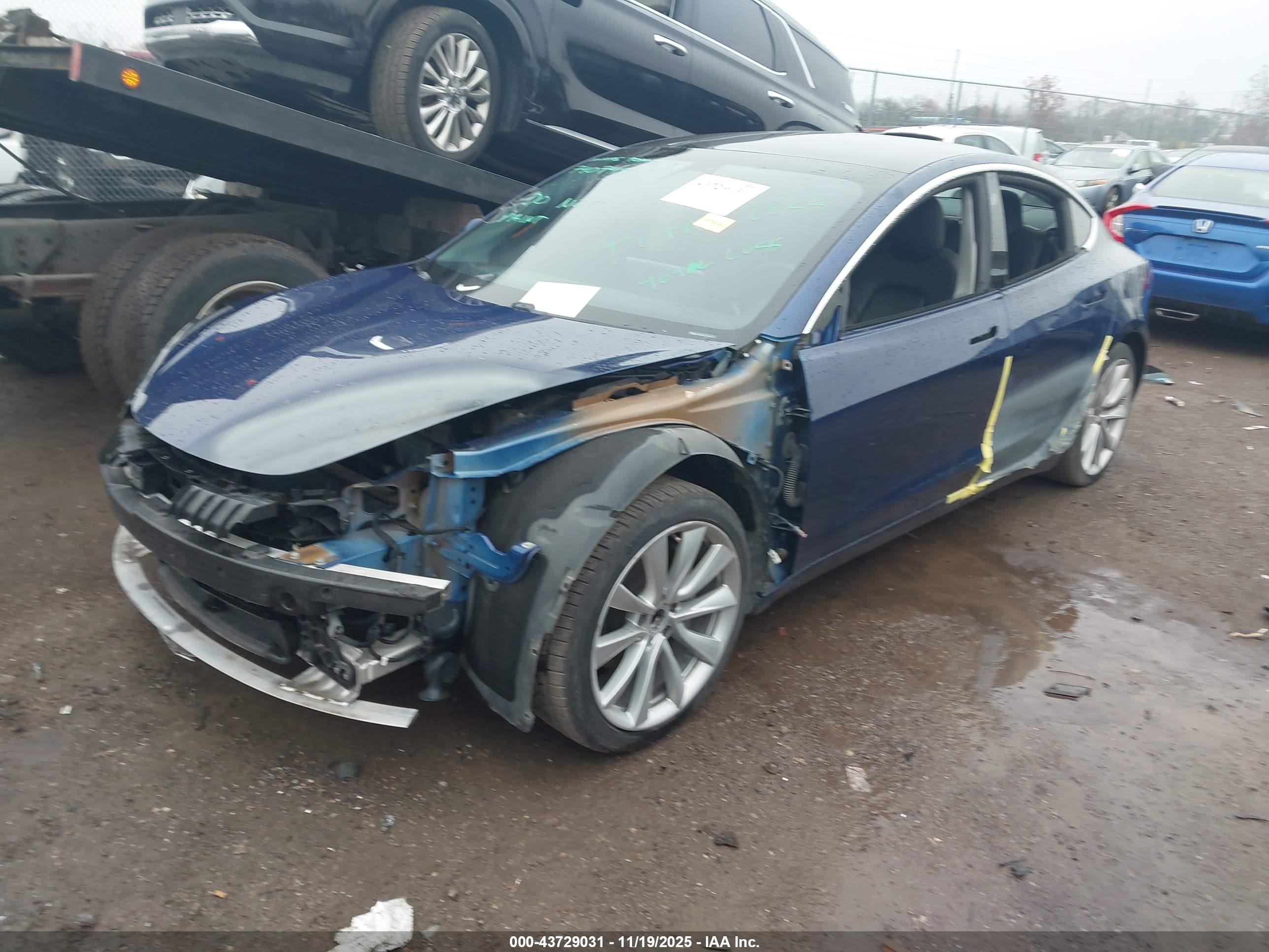 TESLA MODEL image 2