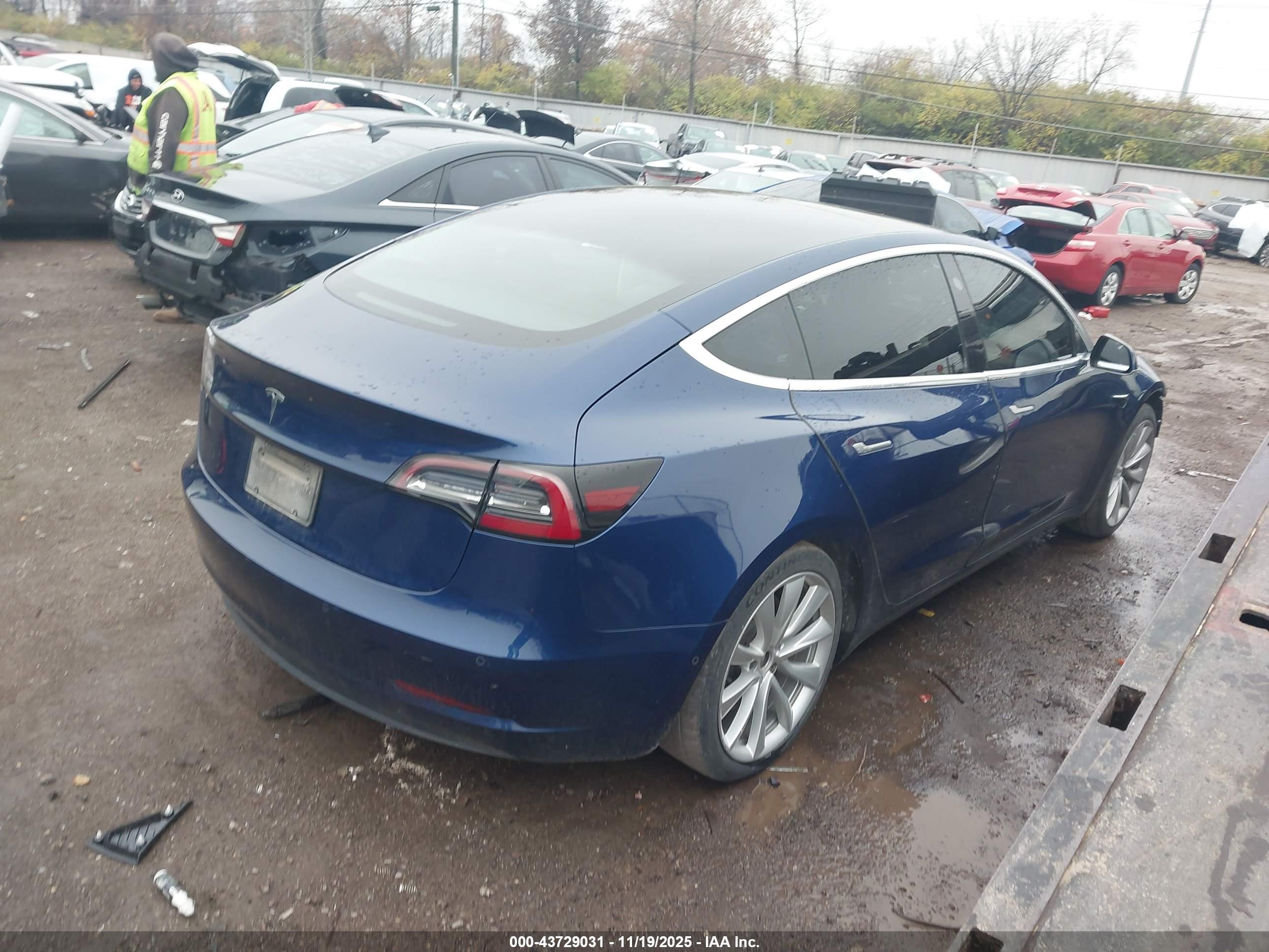 TESLA MODEL image 4