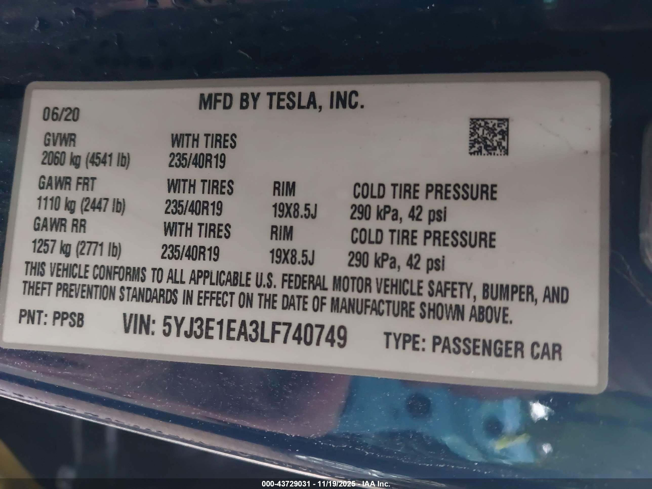TESLA MODEL image 9