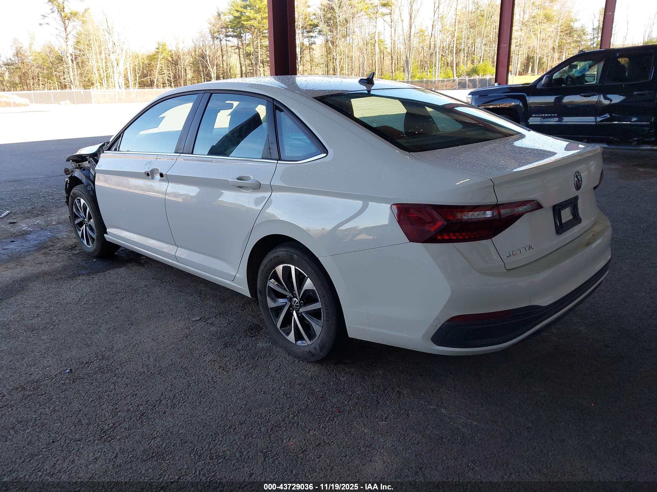 VOLKSWAGEN JETTA image 3