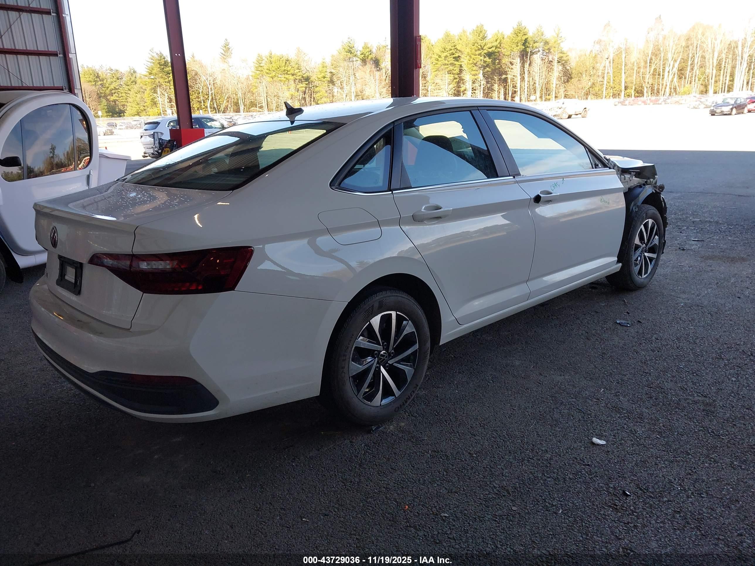VOLKSWAGEN JETTA image 4