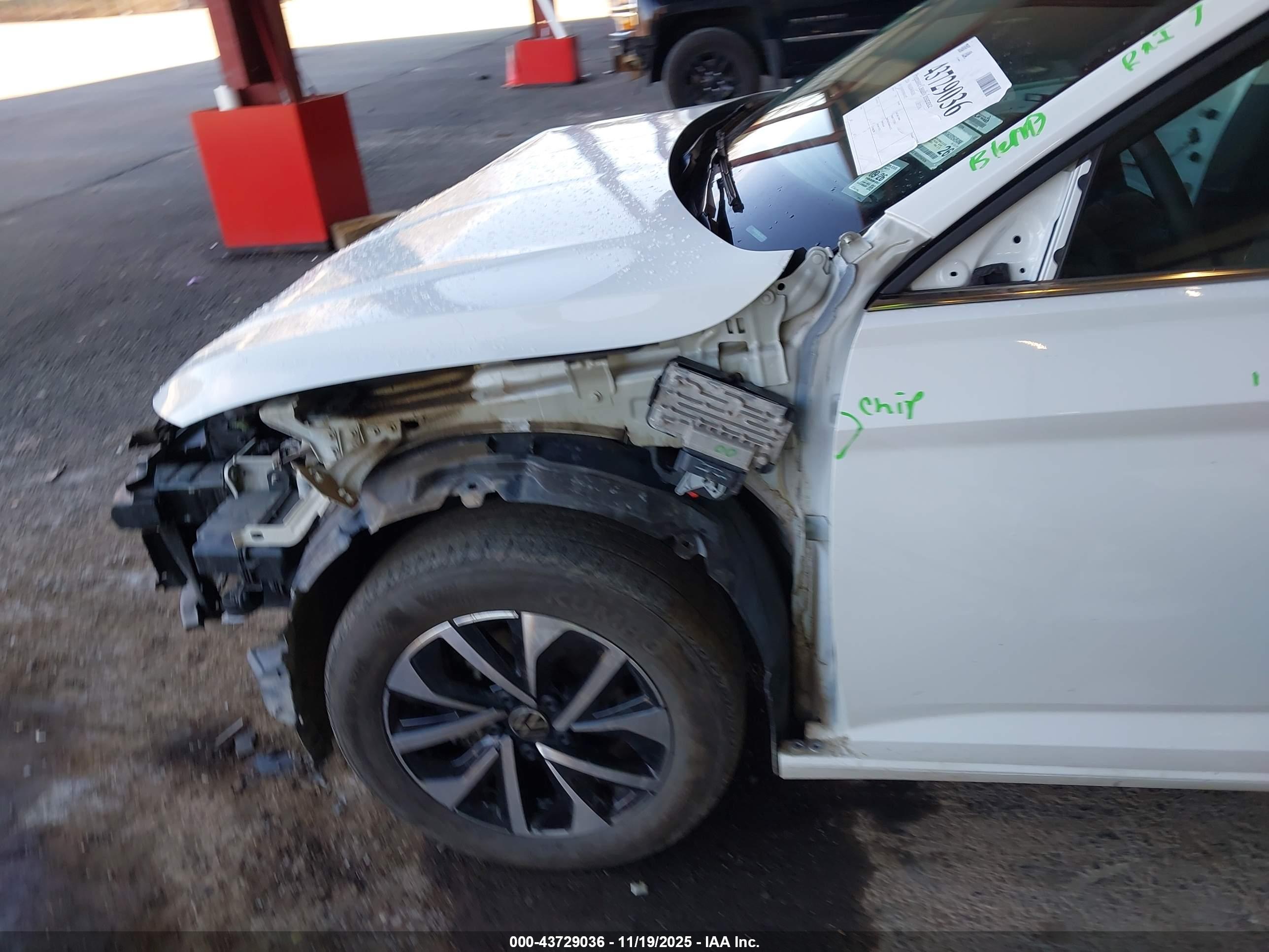 VOLKSWAGEN JETTA image 6