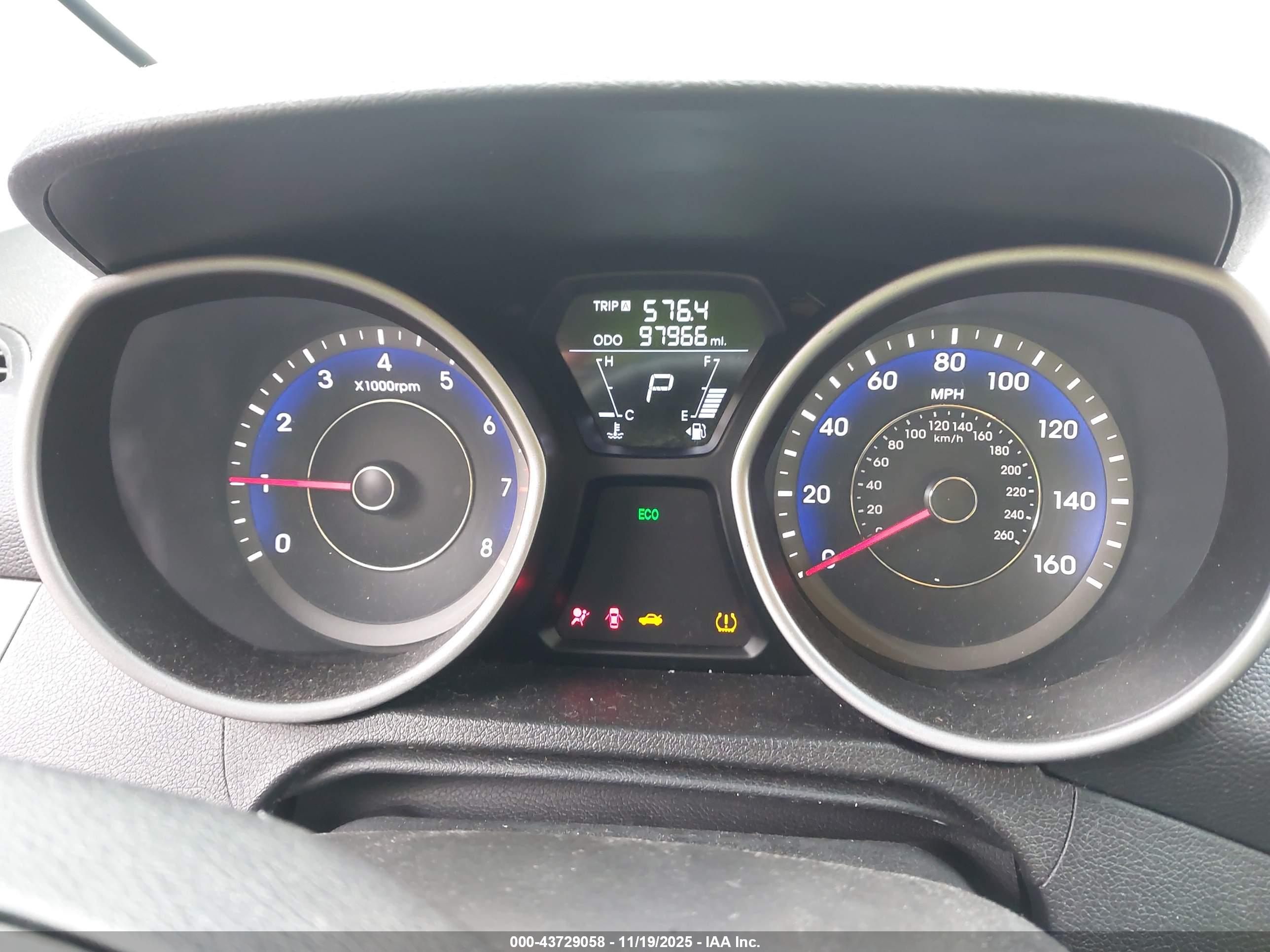 HYUNDAI ELANTRA image 7
