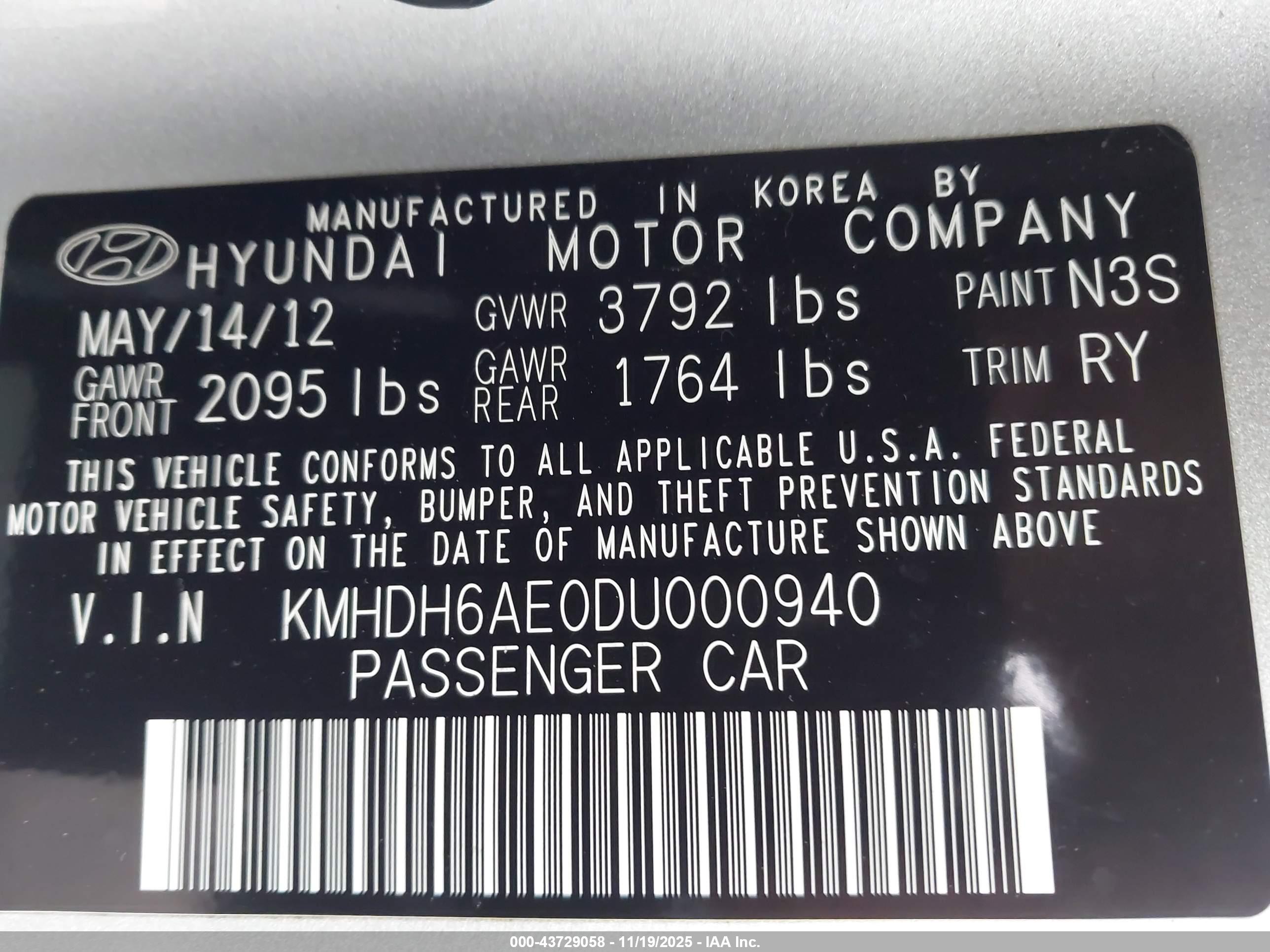 HYUNDAI ELANTRA image 9