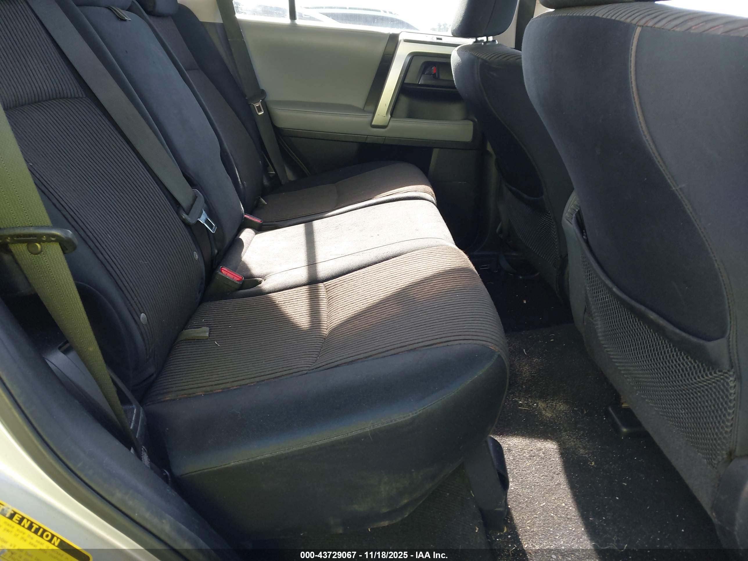 TOYOTA 4RUNNER image 8