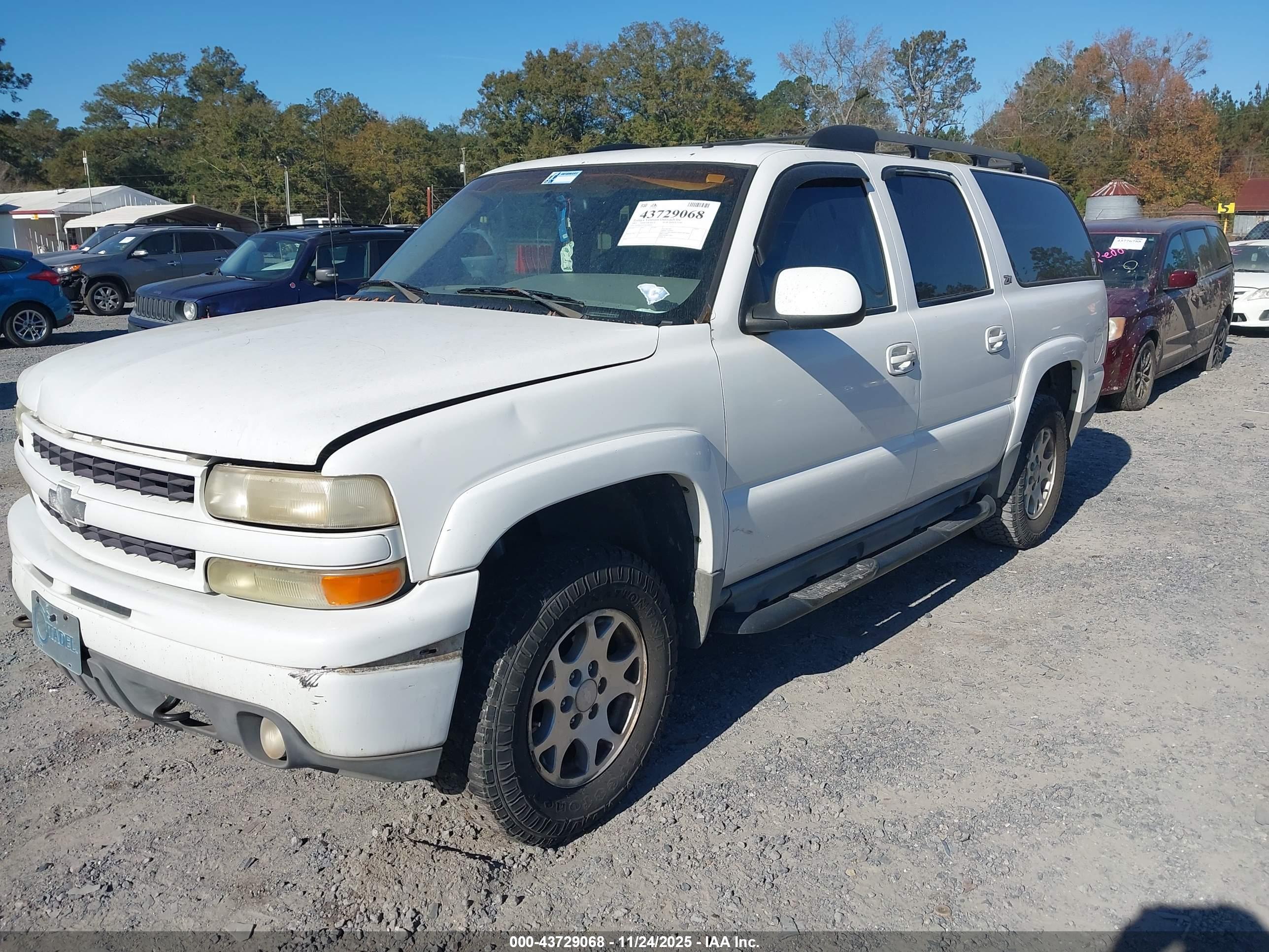 CHEVROLET SUBURBAN image 2