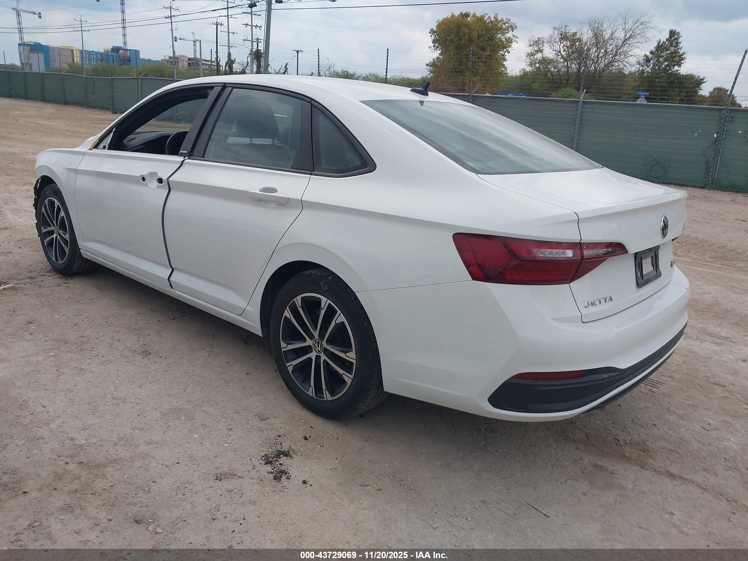 VOLKSWAGEN JETTA image 3