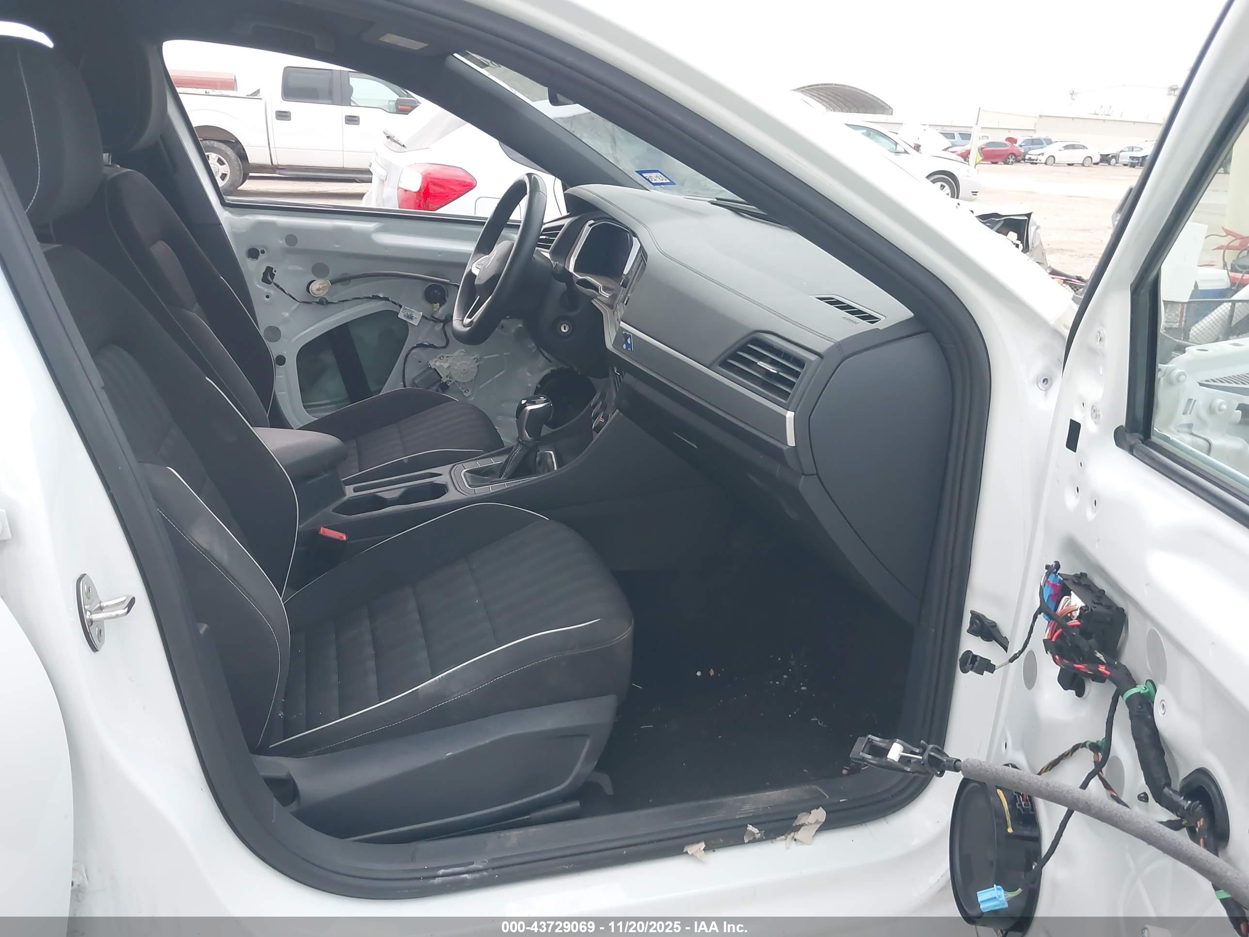 VOLKSWAGEN JETTA image 5