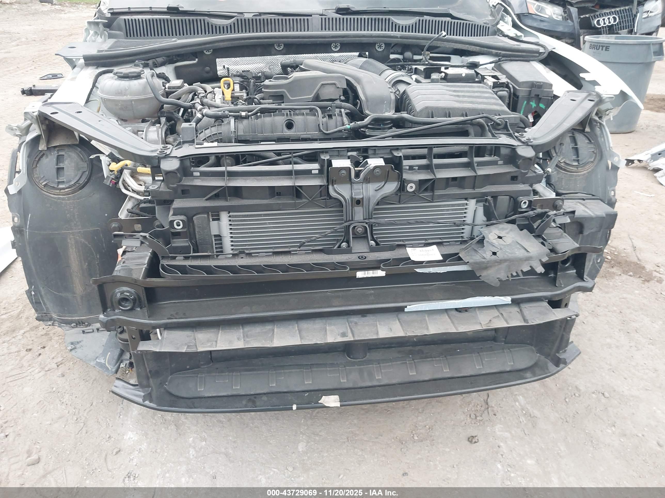 VOLKSWAGEN JETTA image 6