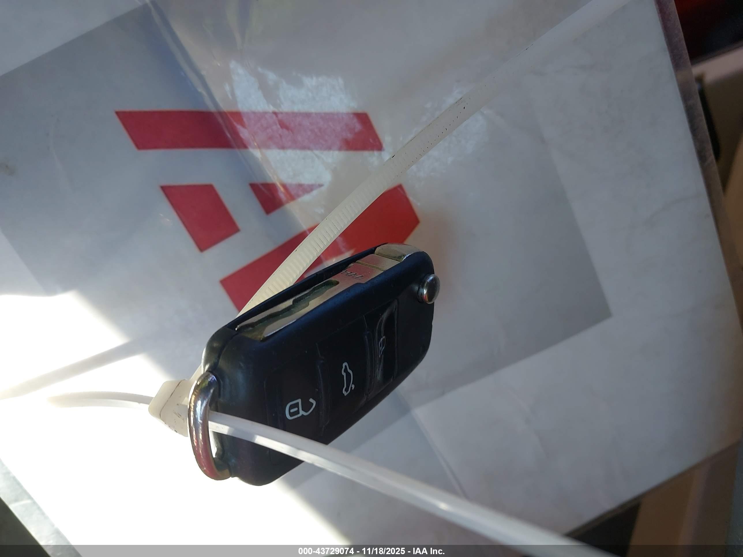 VOLKSWAGEN BEETLE image 11