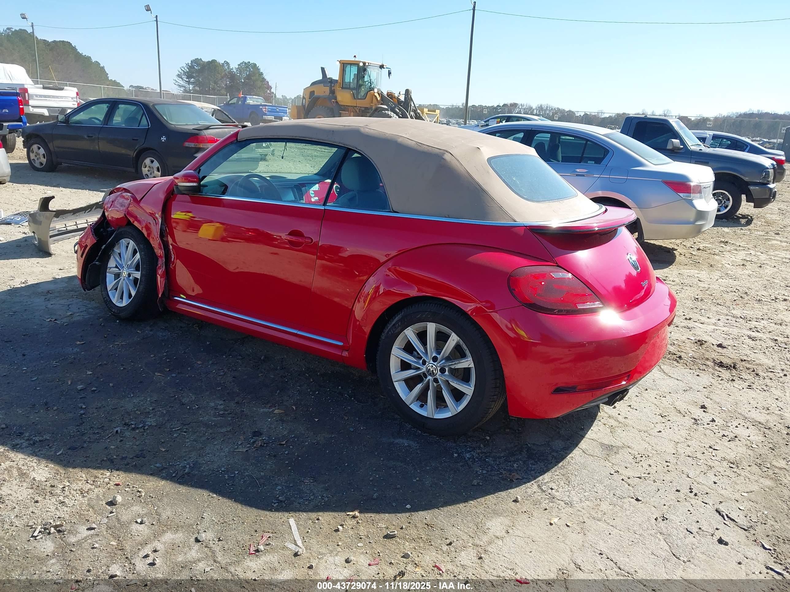 VOLKSWAGEN BEETLE image 3