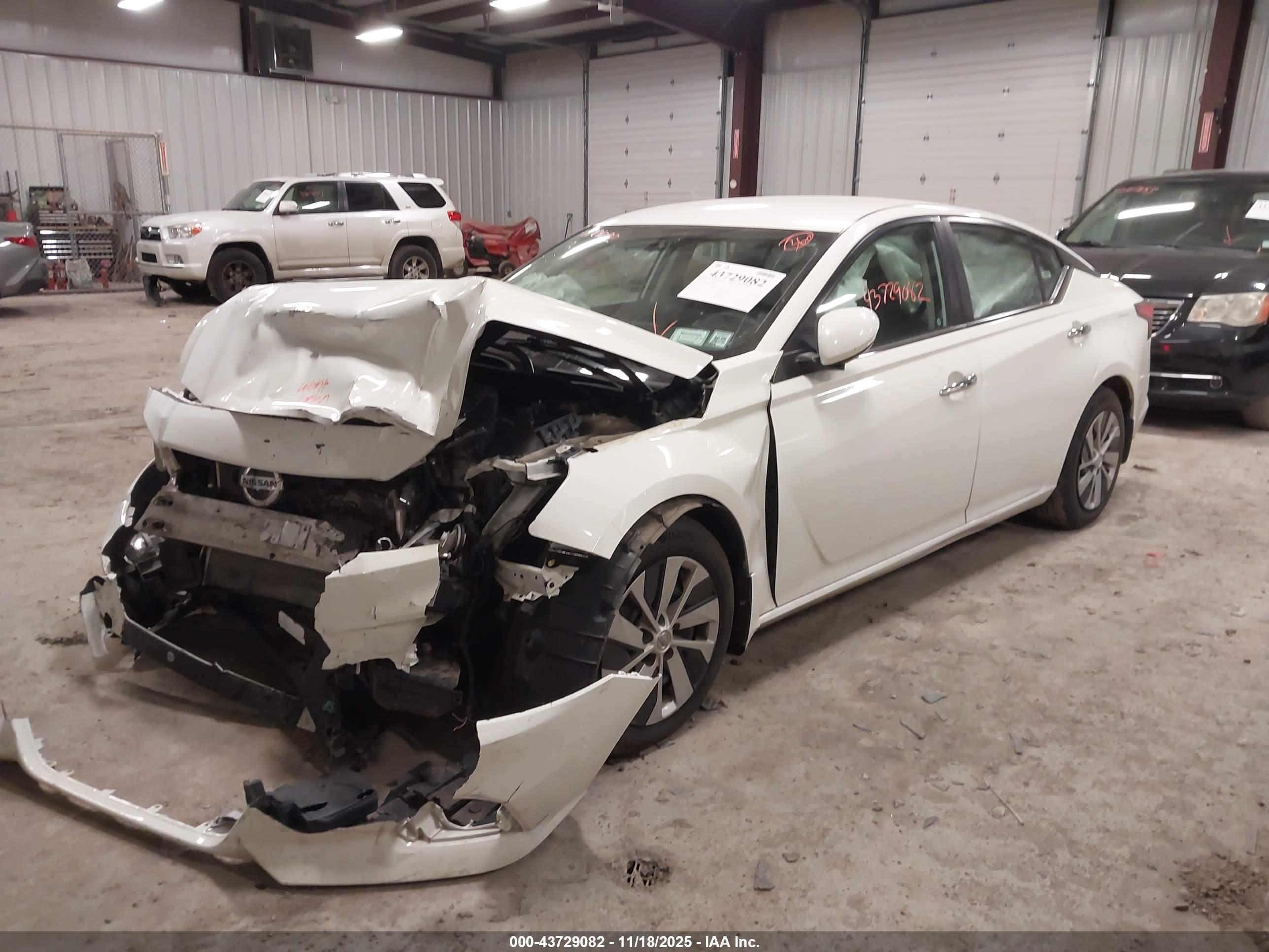 NISSAN ALTIMA image 2