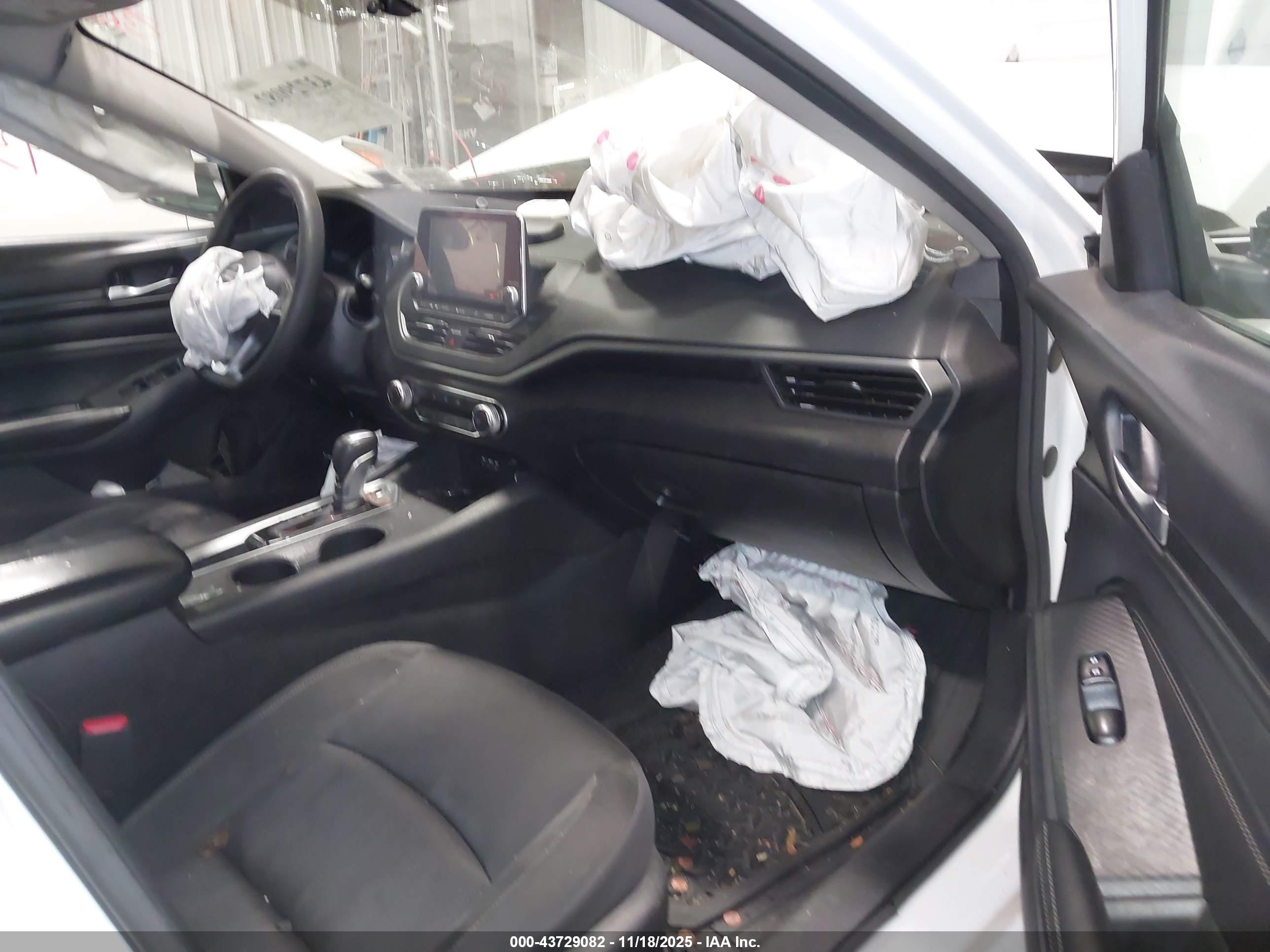 NISSAN ALTIMA image 5