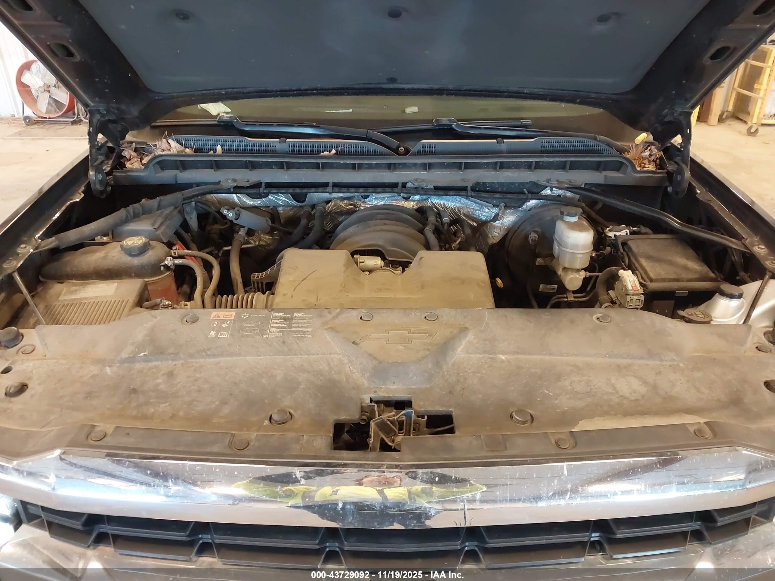 CHEVROLET SILVERADO image 10