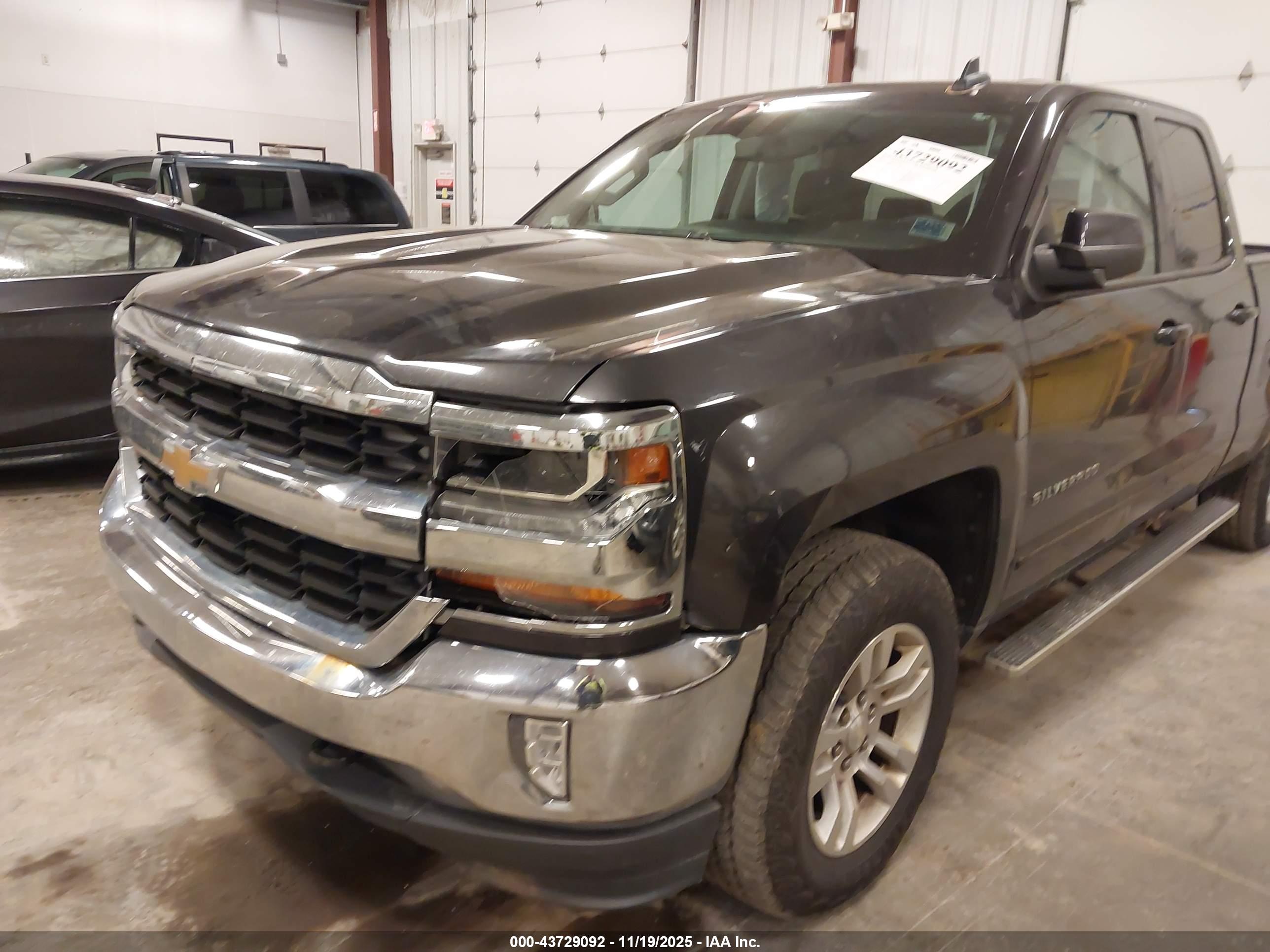 CHEVROLET SILVERADO image 6