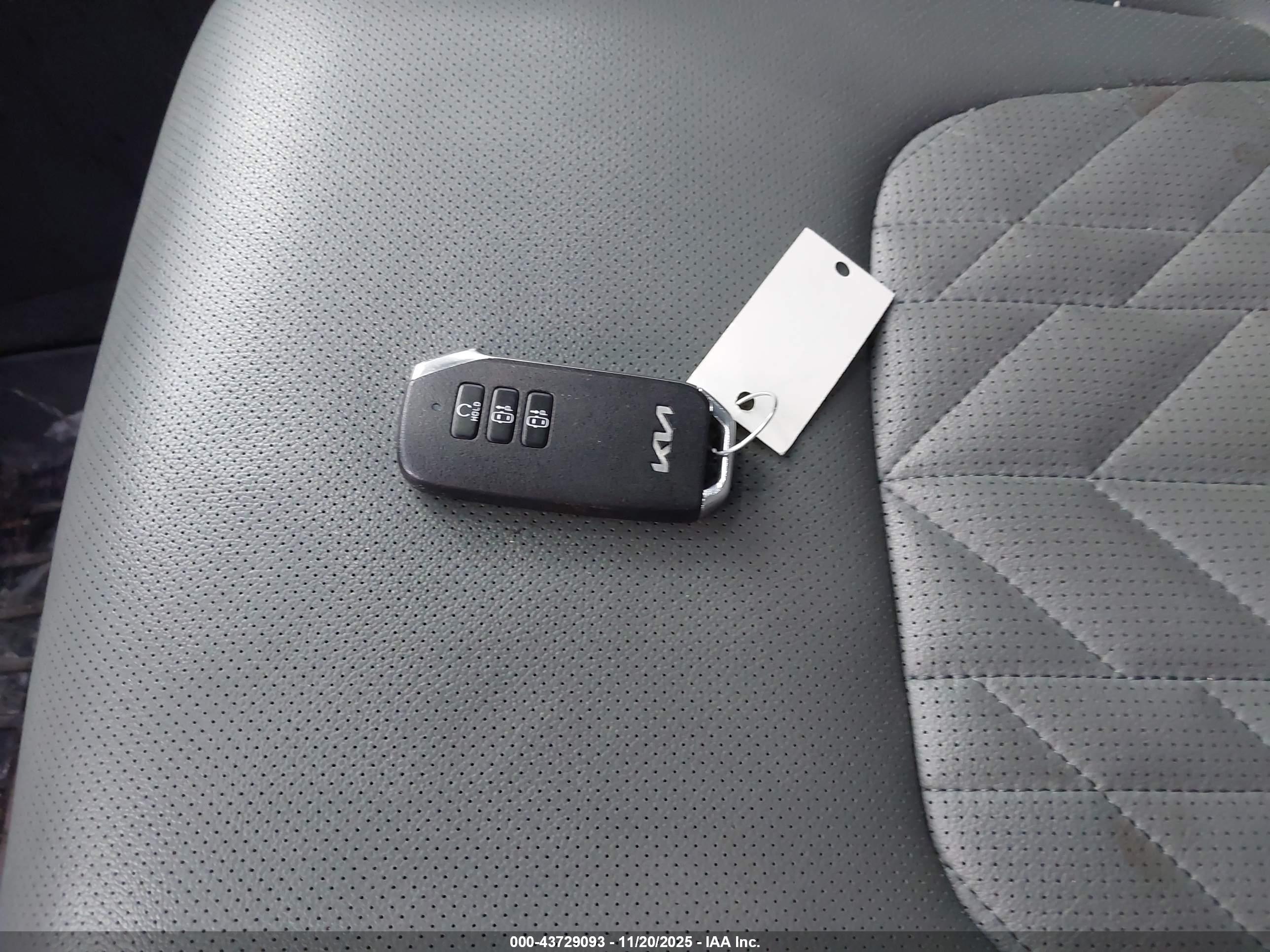 KIA SPORTAGE image 11