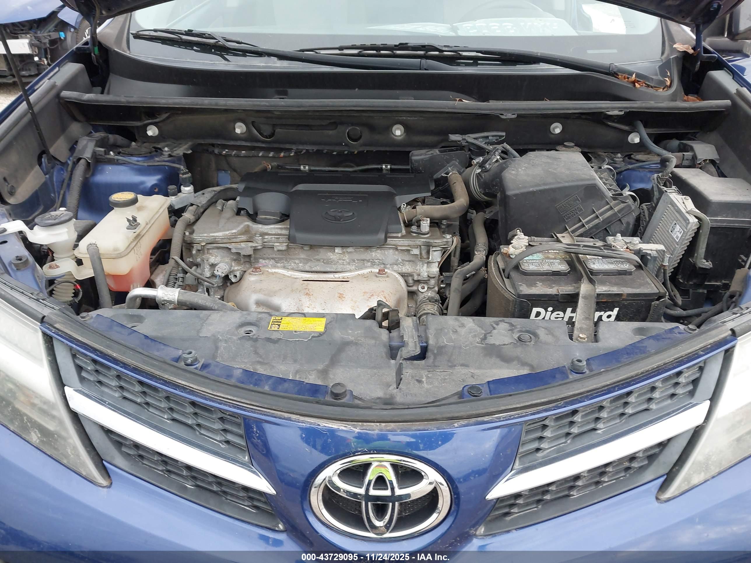 TOYOTA RAV4 image 10