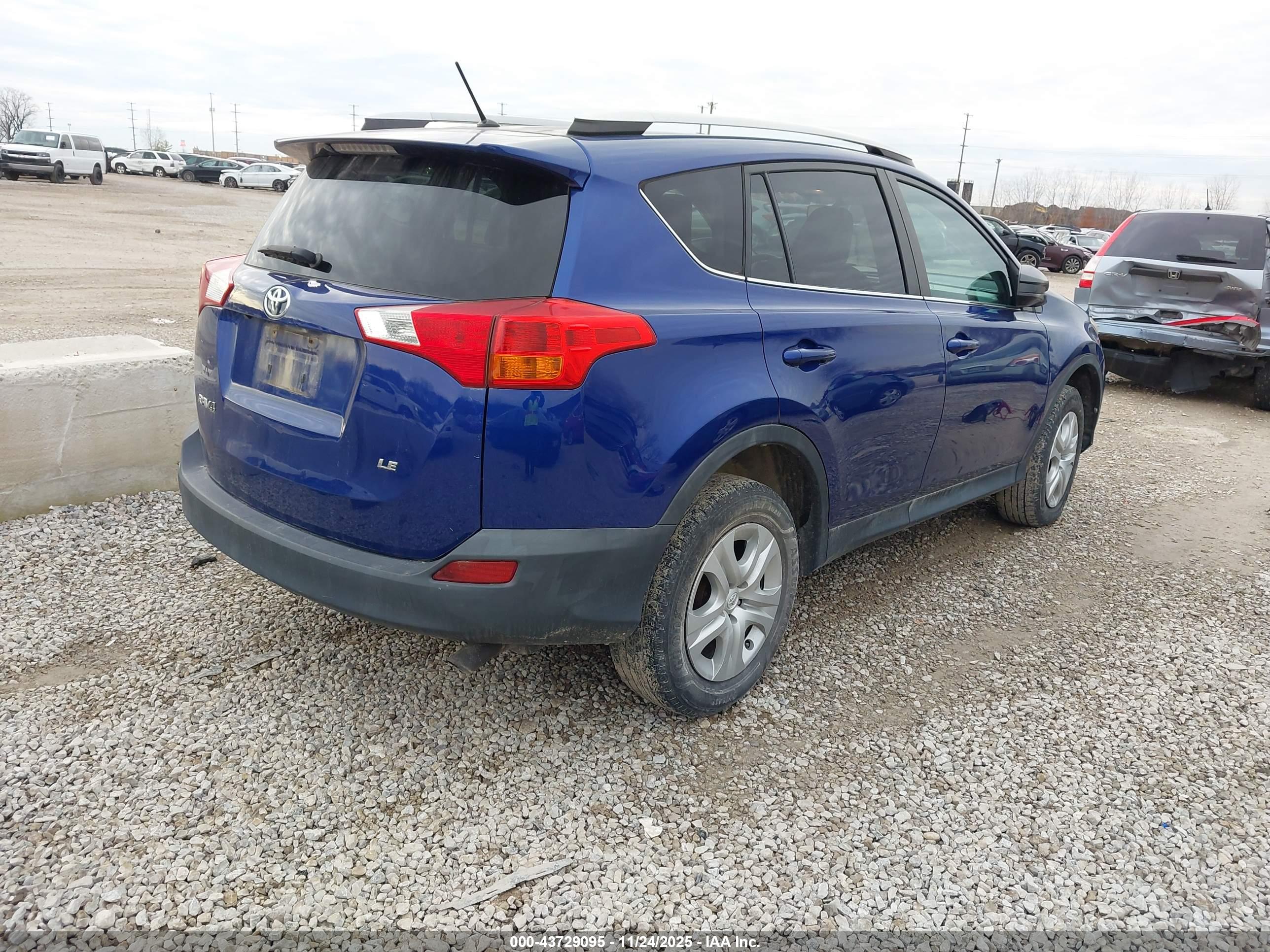 TOYOTA RAV4 image 4