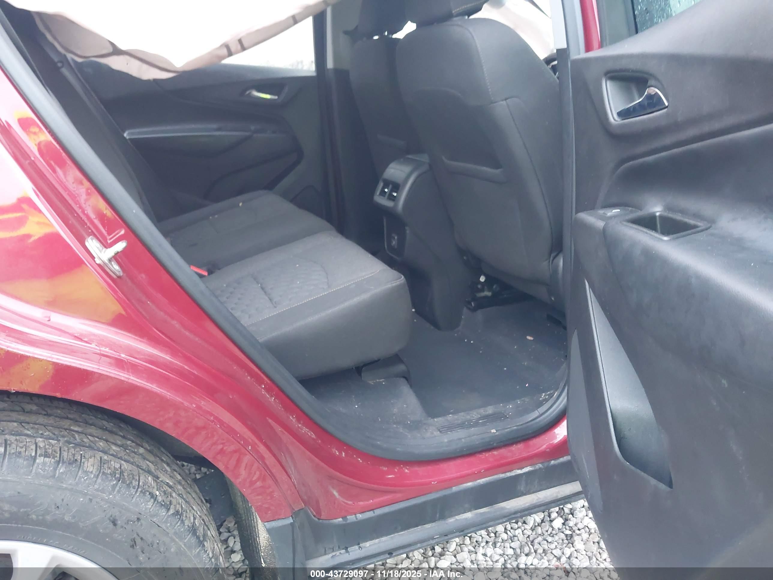 CHEVROLET EQUINOX image 8