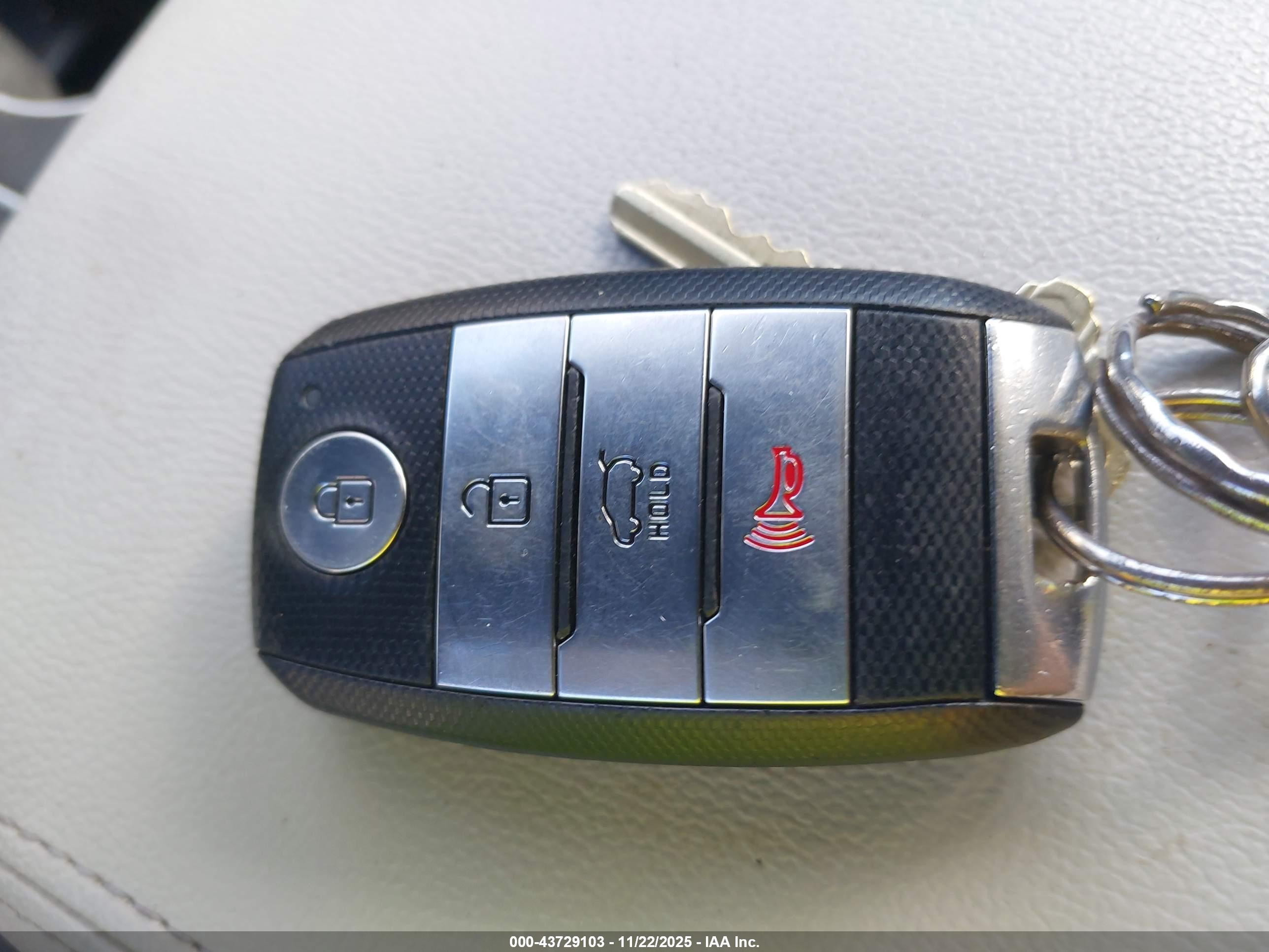 KIA SORENTO image 11